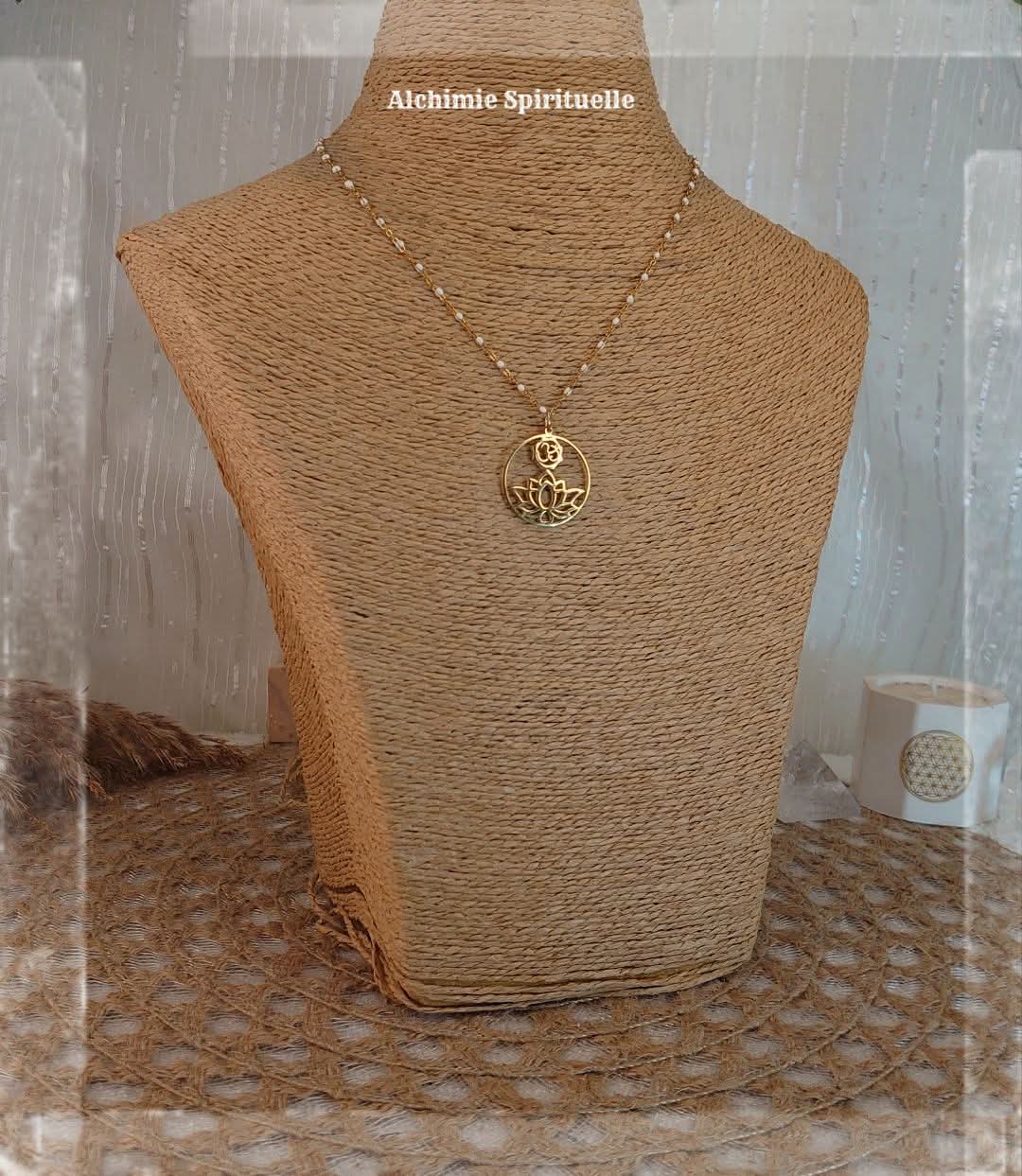 Collier Aum Fleur de lotus