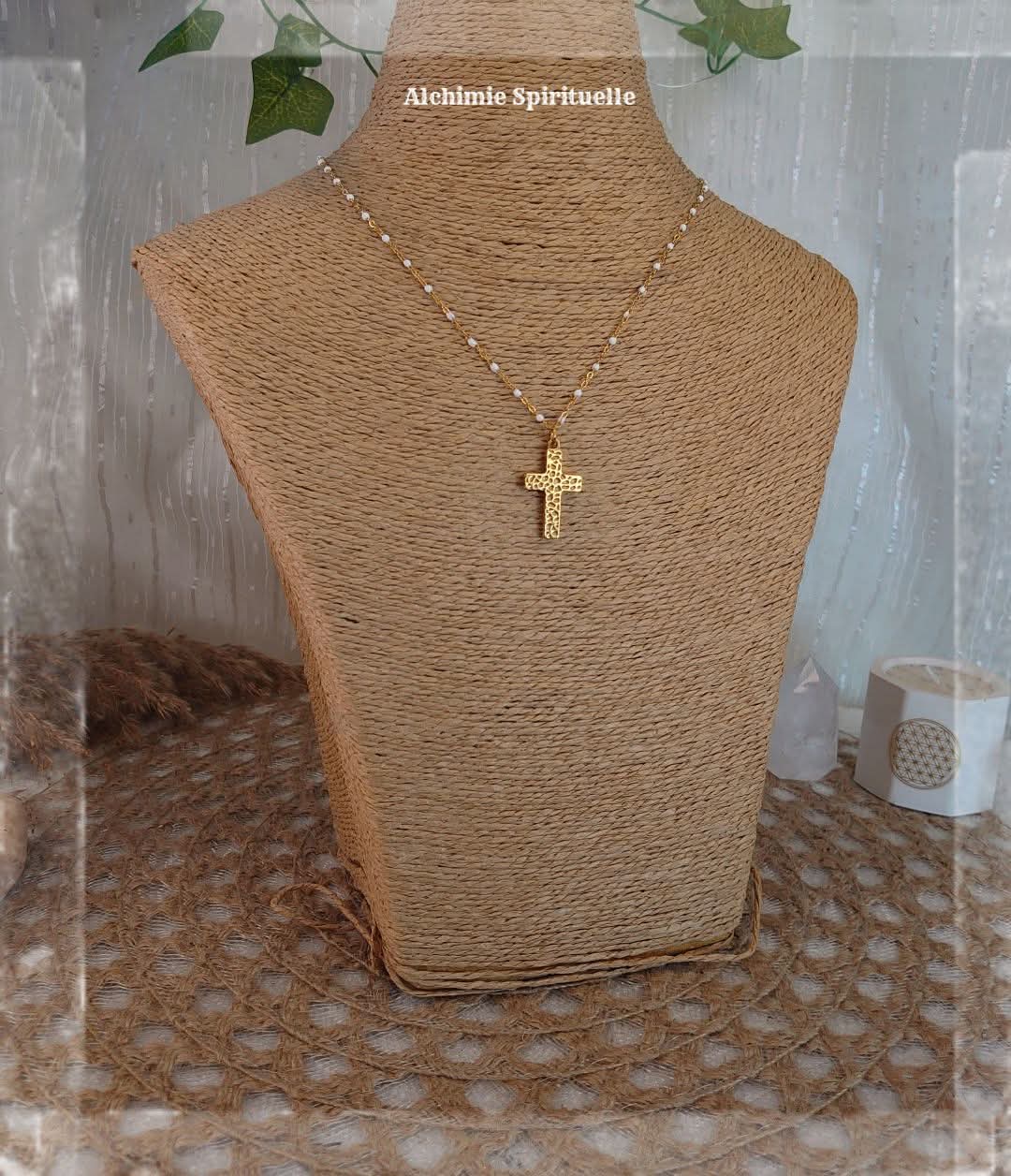 Collier Croix martelée