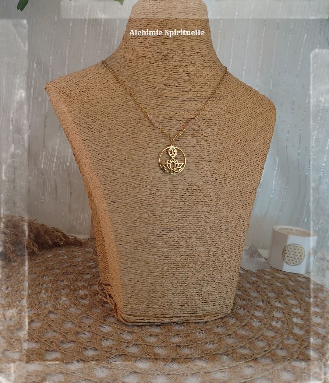 Collier Aum Fleur de lotus