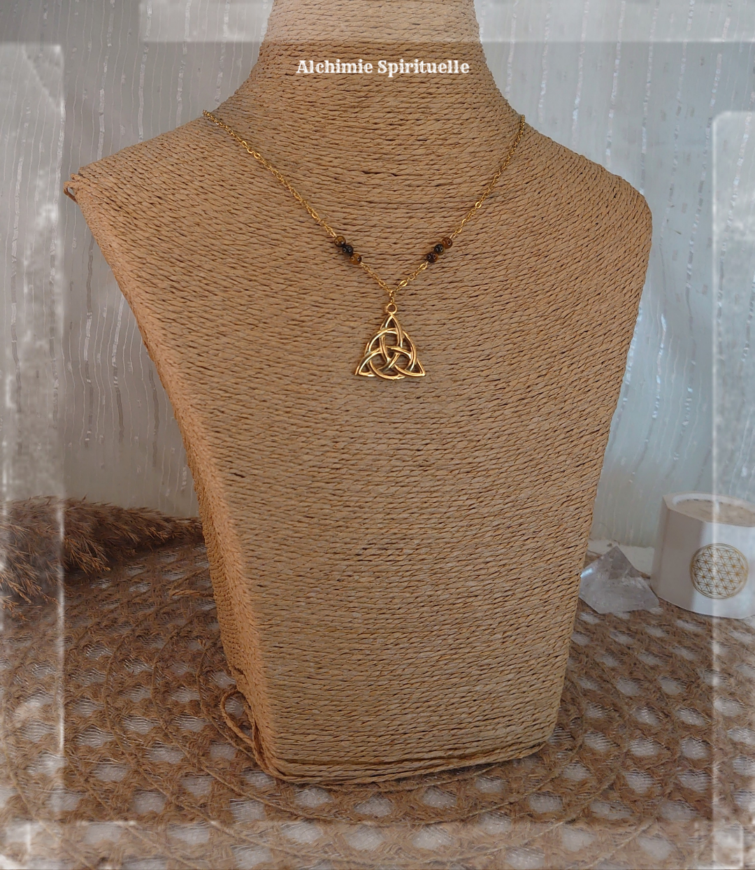 Collier Triquetra