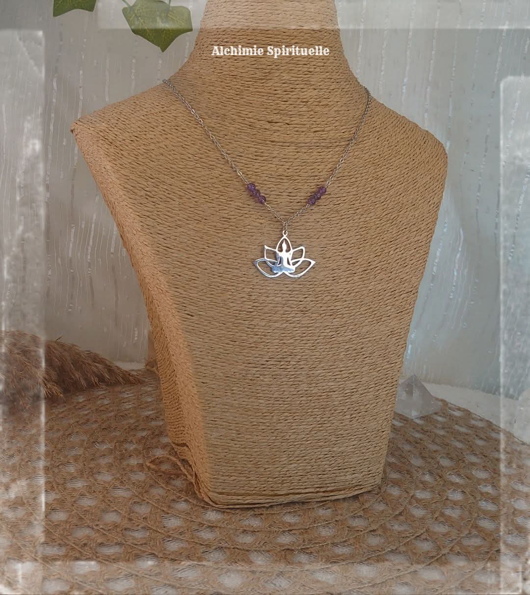 Collier Bouddha et Fleur de Lotus