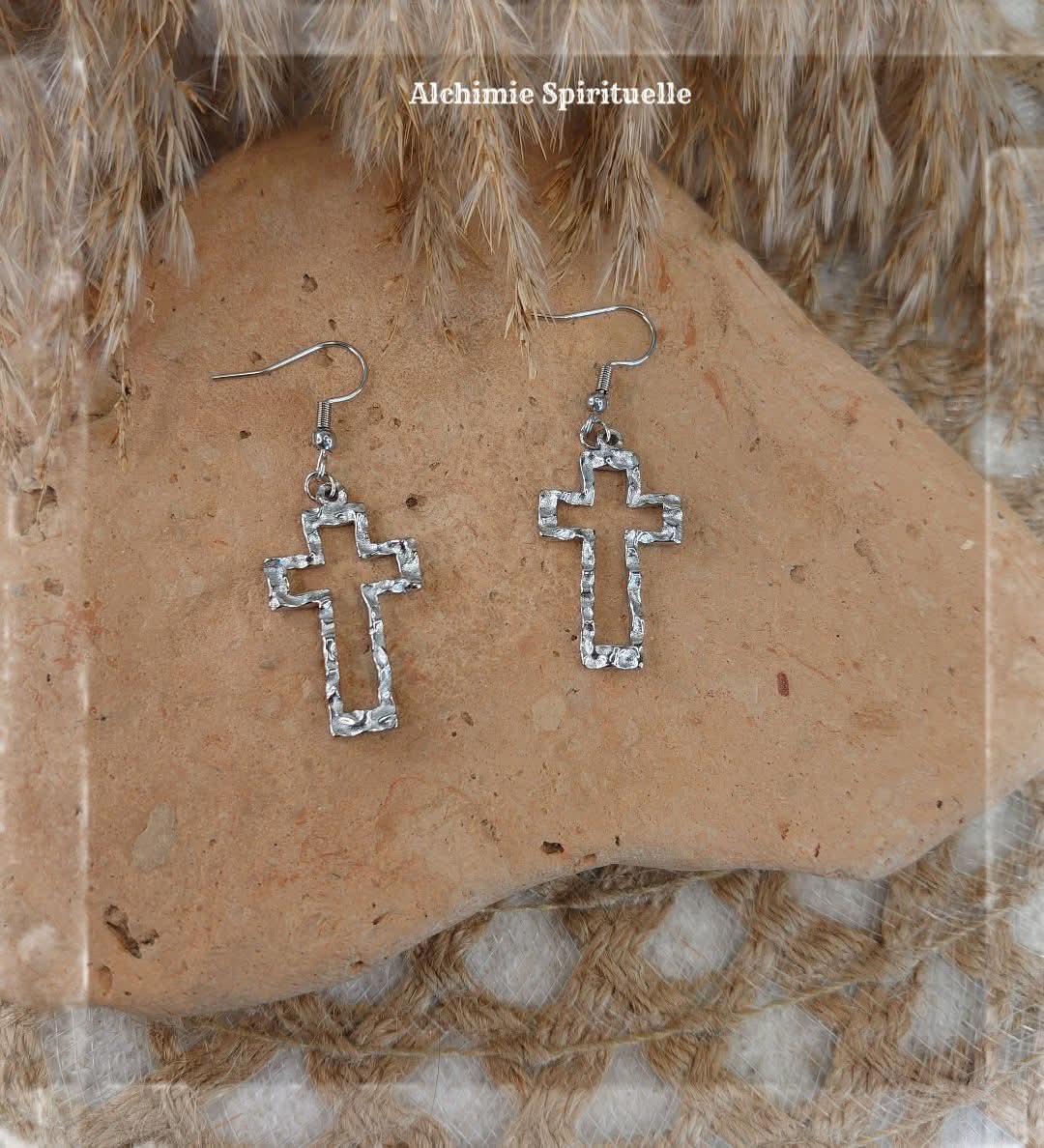 Boucles d'oreille Croix Martelée