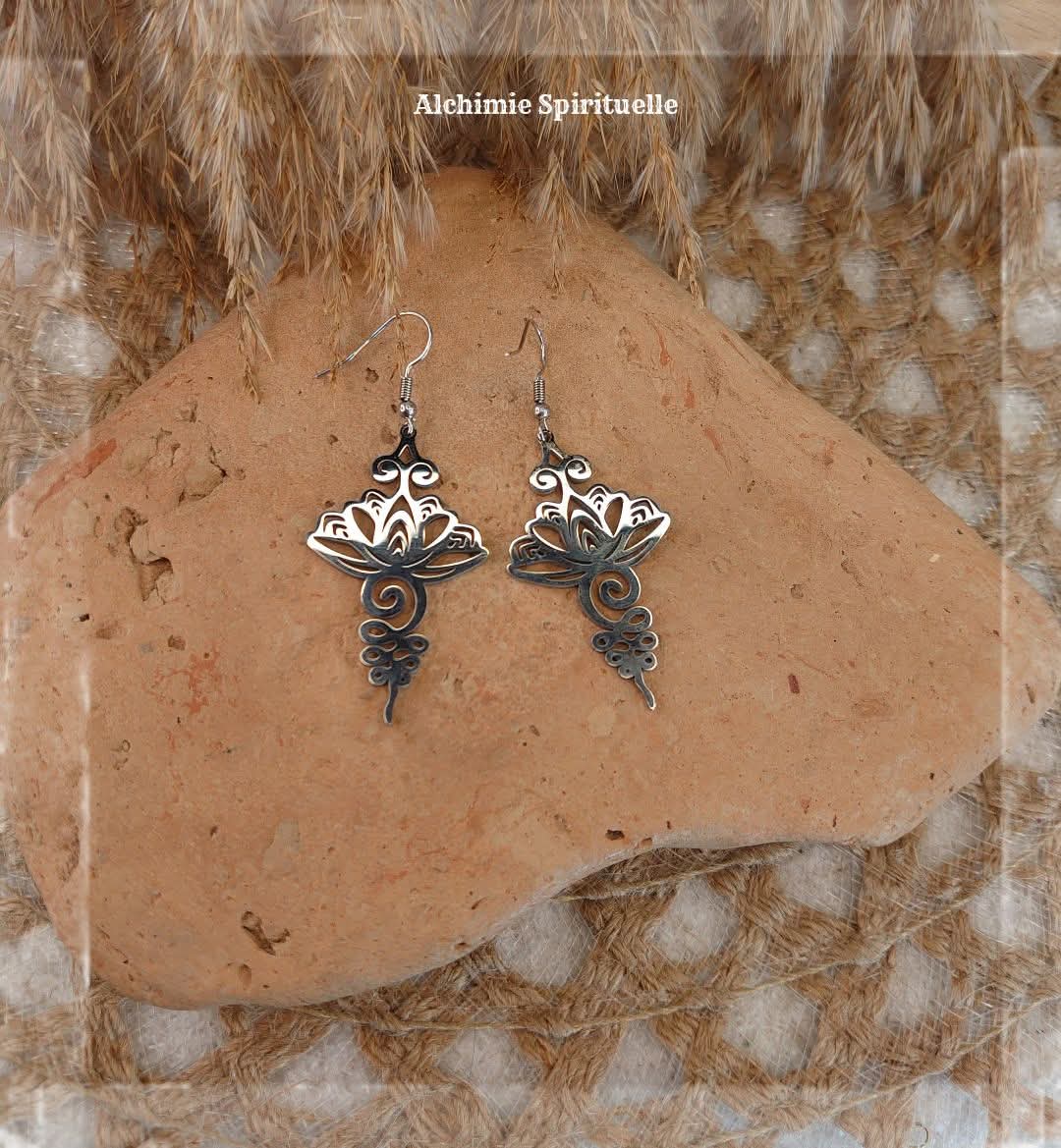 Boucles d'oreille Unalome Fleur de Lotus