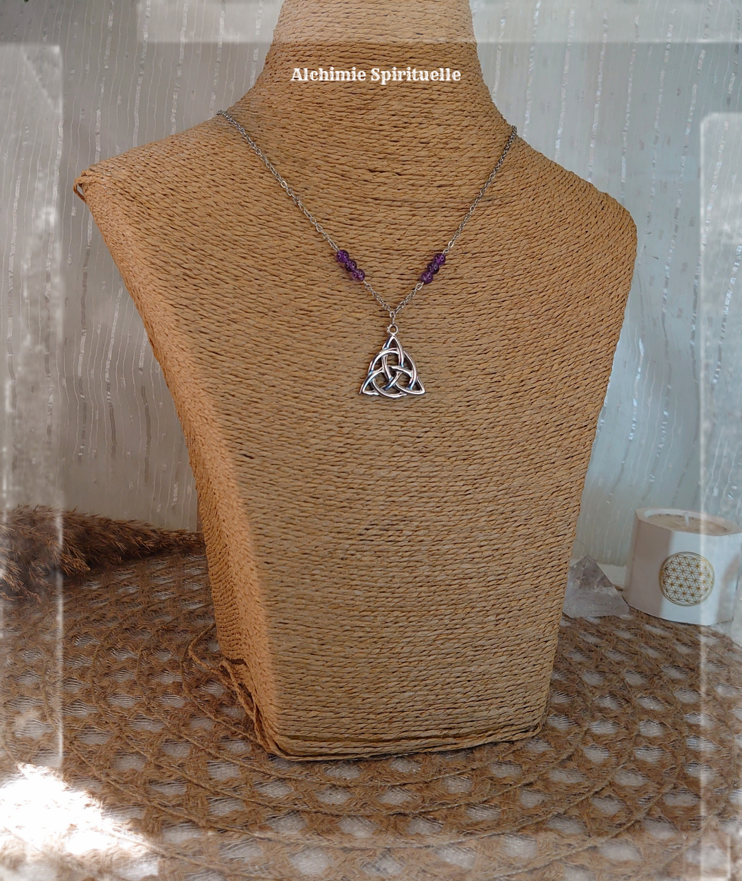 Collier Triquetra