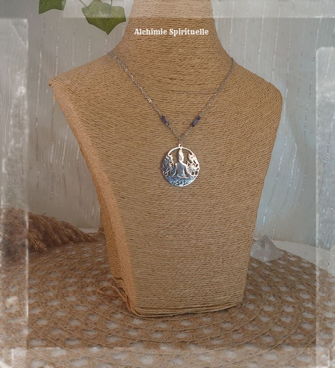 Collier Bouddha et ses fleurs