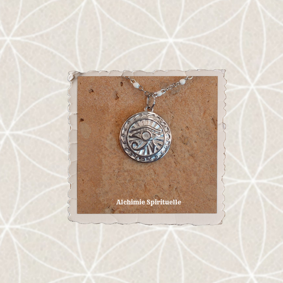 Collier Médaillon Œil d'Horus