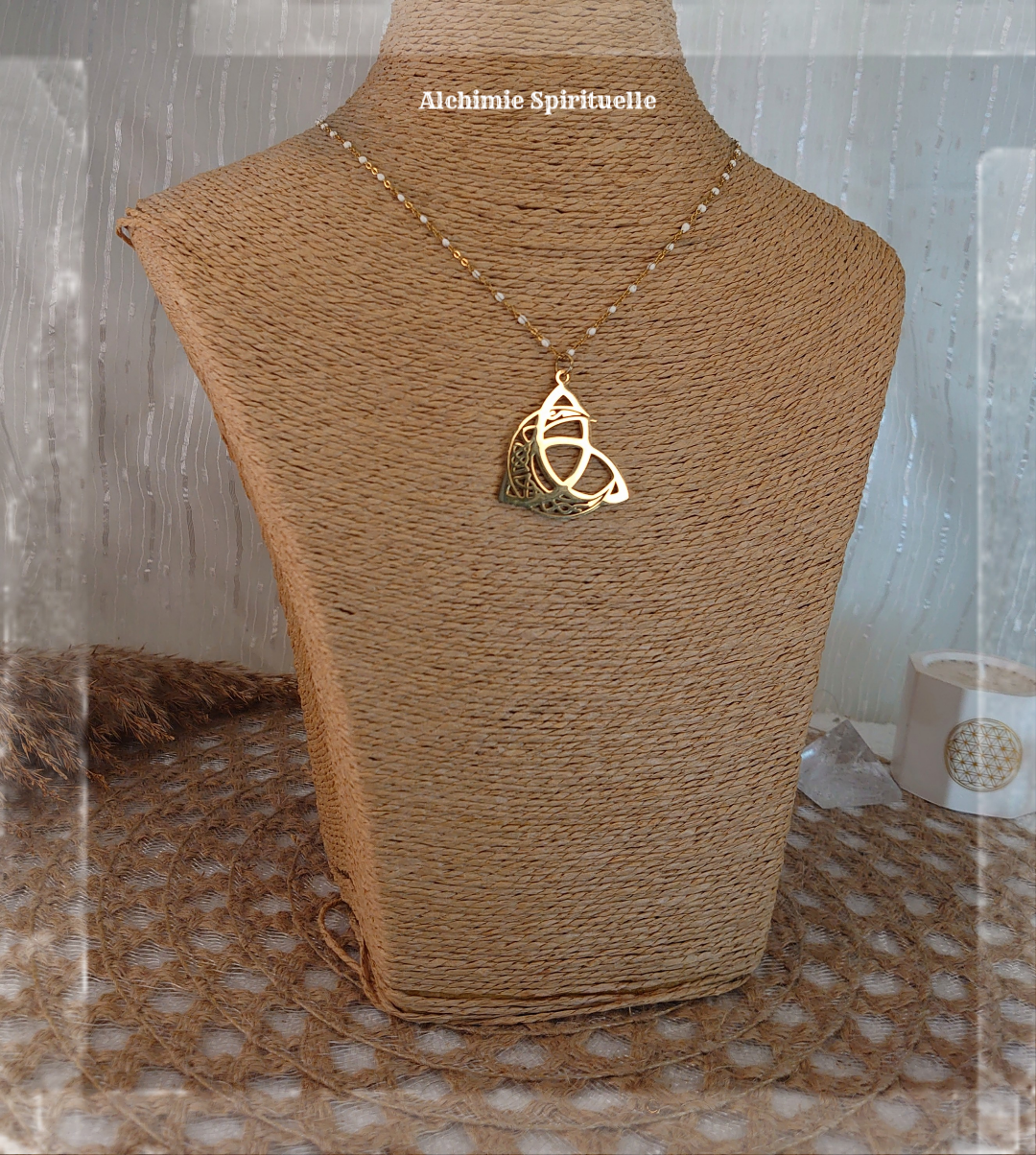 Collier Lune Triquetra