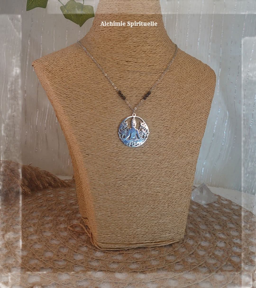 Collier Bouddha et ses fleurs