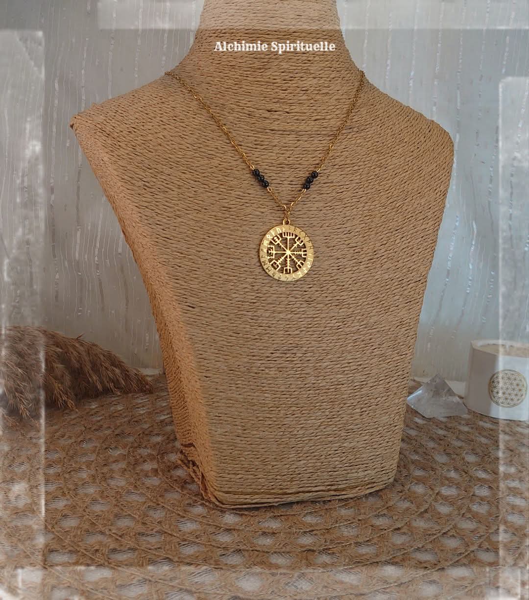 Collier Vegvisir