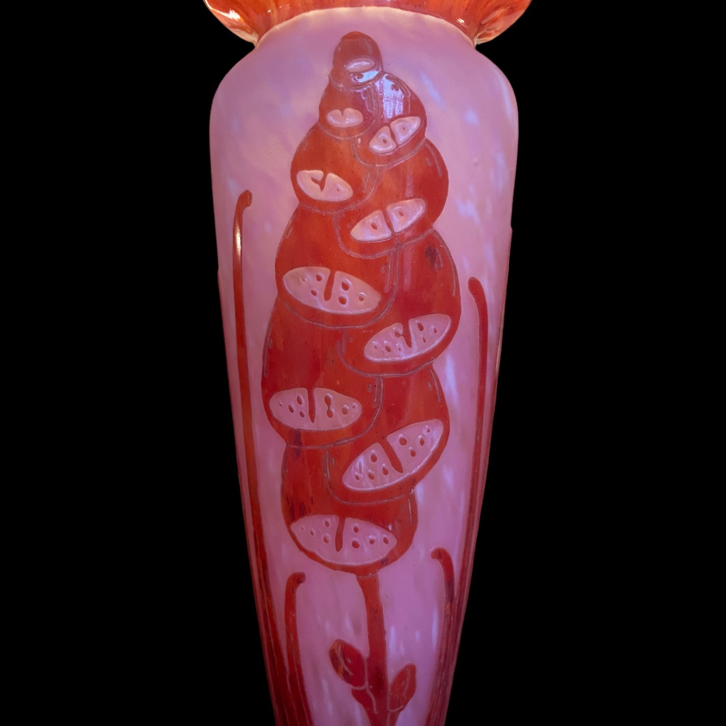 Petit vase Le Verre Français décor aux Digitales