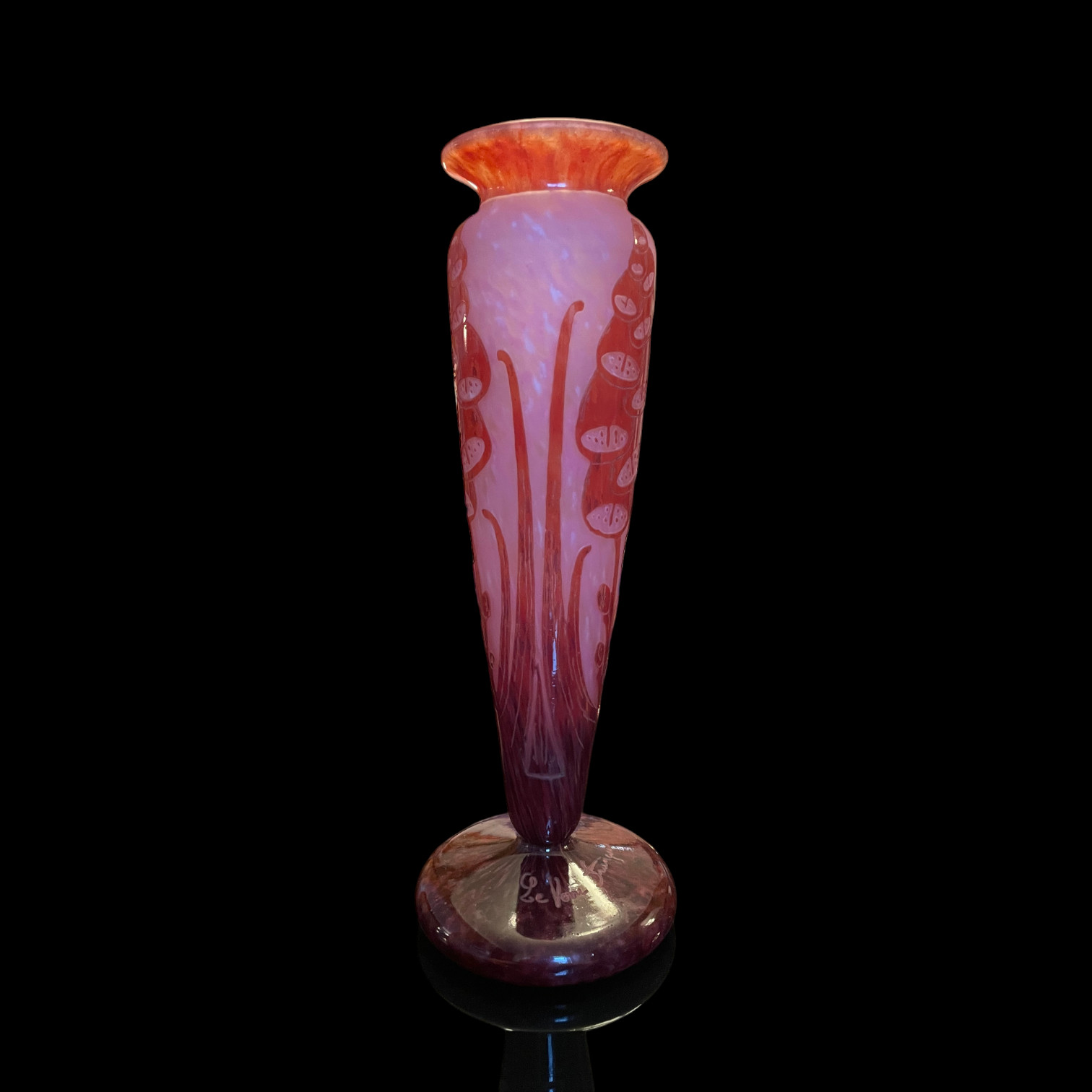 Petit vase Le Verre Français décor aux Digitales