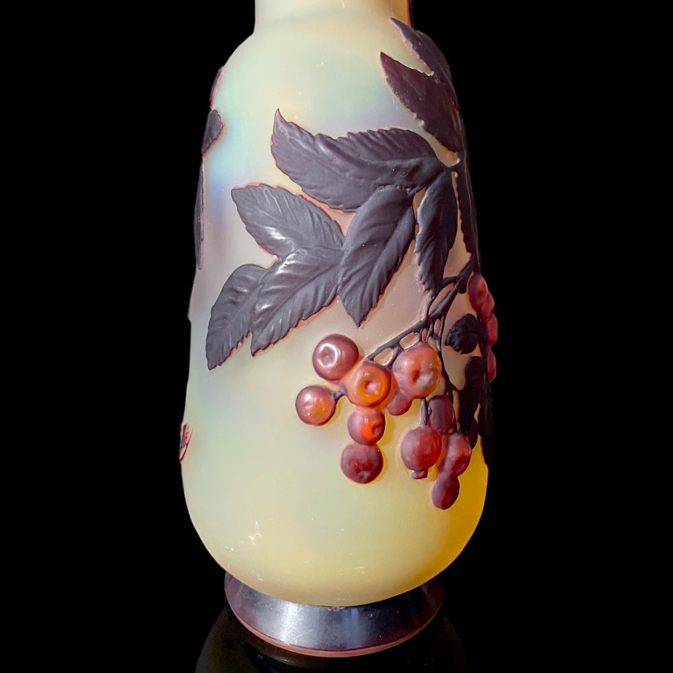Rare vase en verre soufflé d'Emile Gallé