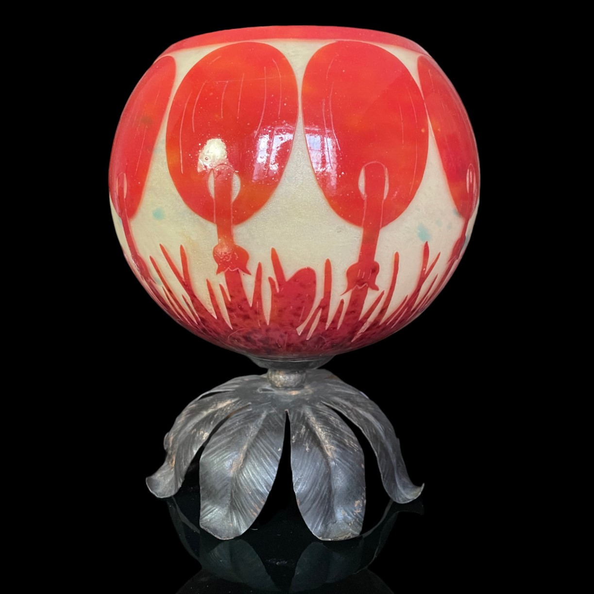 Curieuse et grande veilleuse Le Verre Français vers 1920