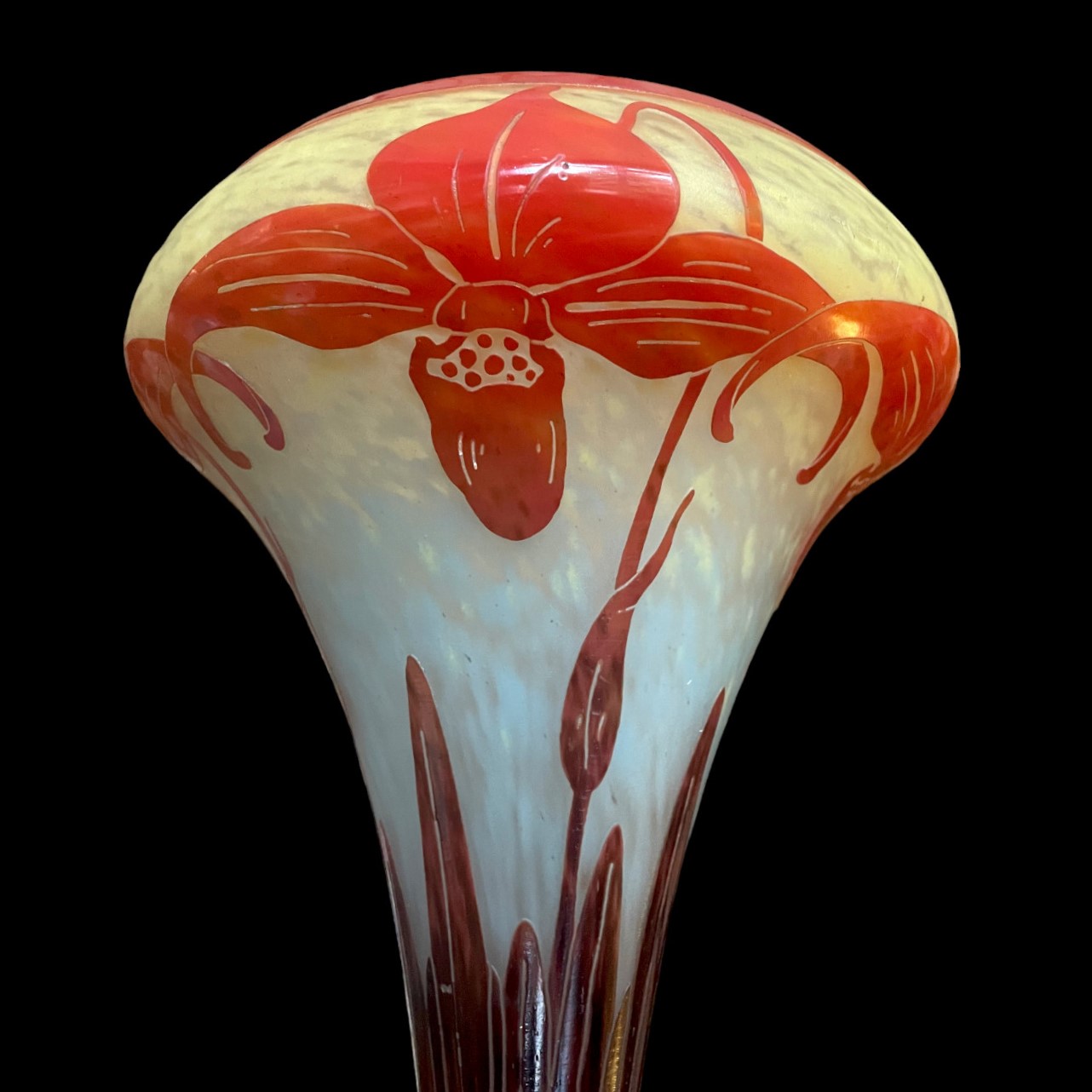 Très beau vase Orchidées Le verre Français