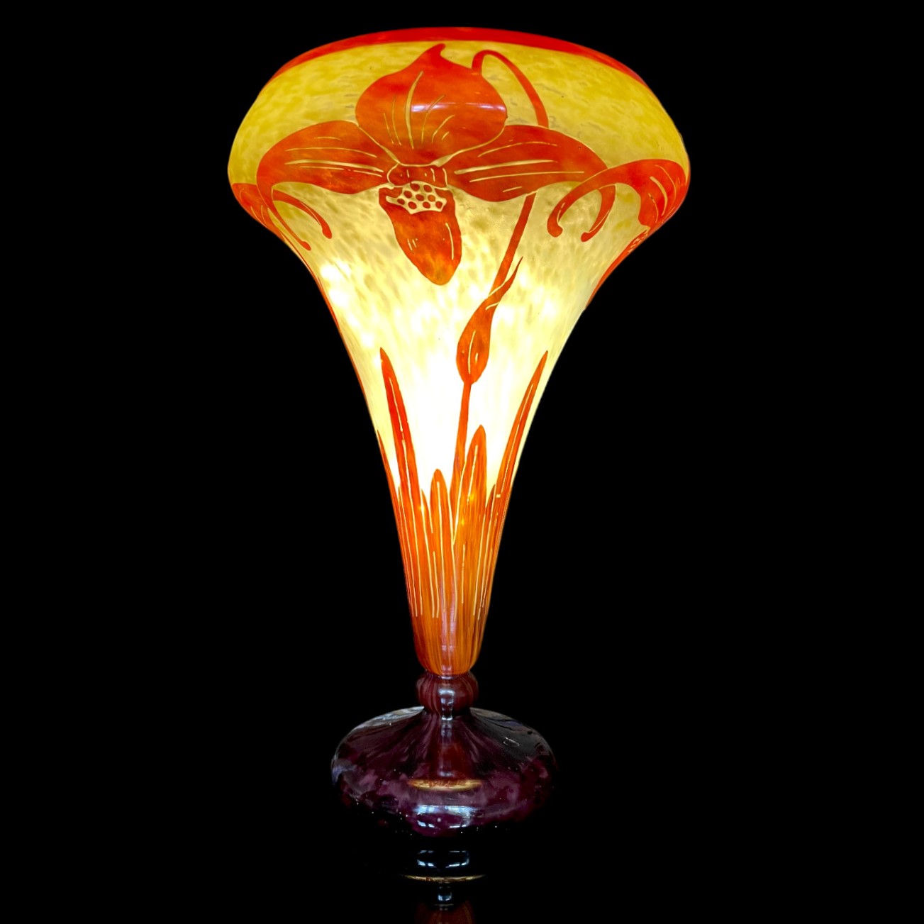 Très beau vase Orchidées Le verre Français