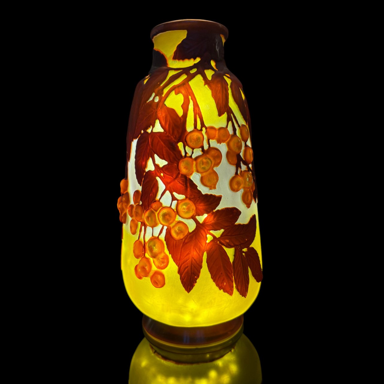 Rare vase en verre soufflé d'Emile Gallé