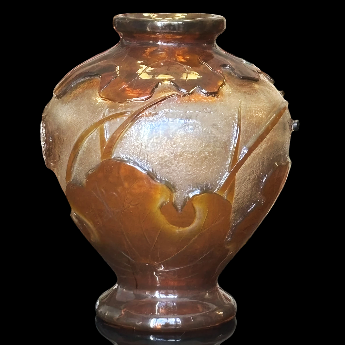 Vase Gallé à cabochons au décor de nénuphars circa 1905