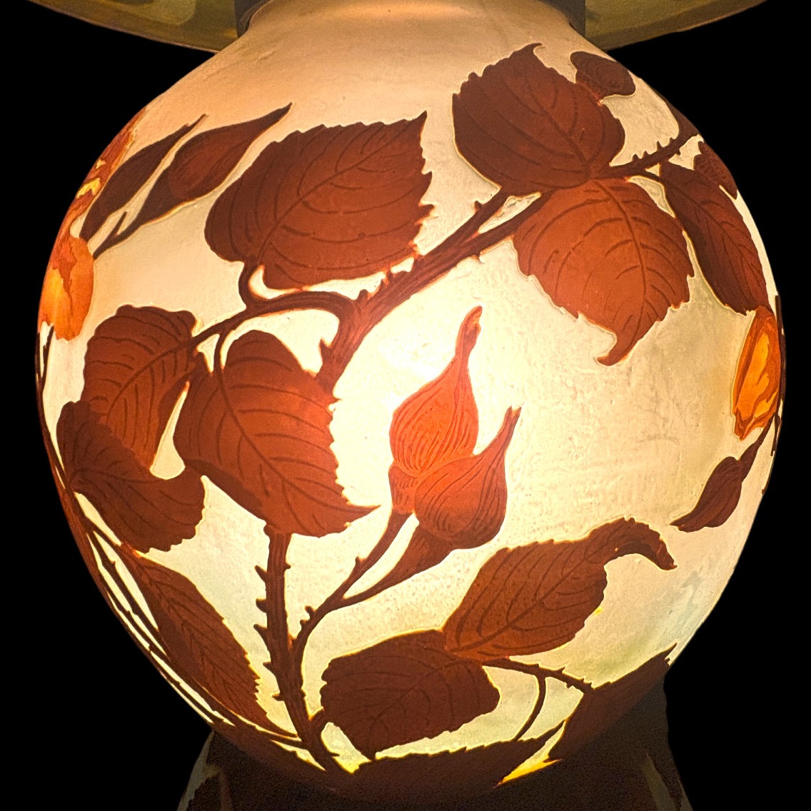 Grande lampe aux roses Muller Freres