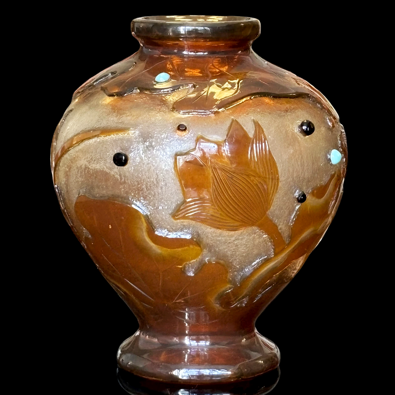 Vase Gallé à cabochons au décor de nénuphars circa 1905