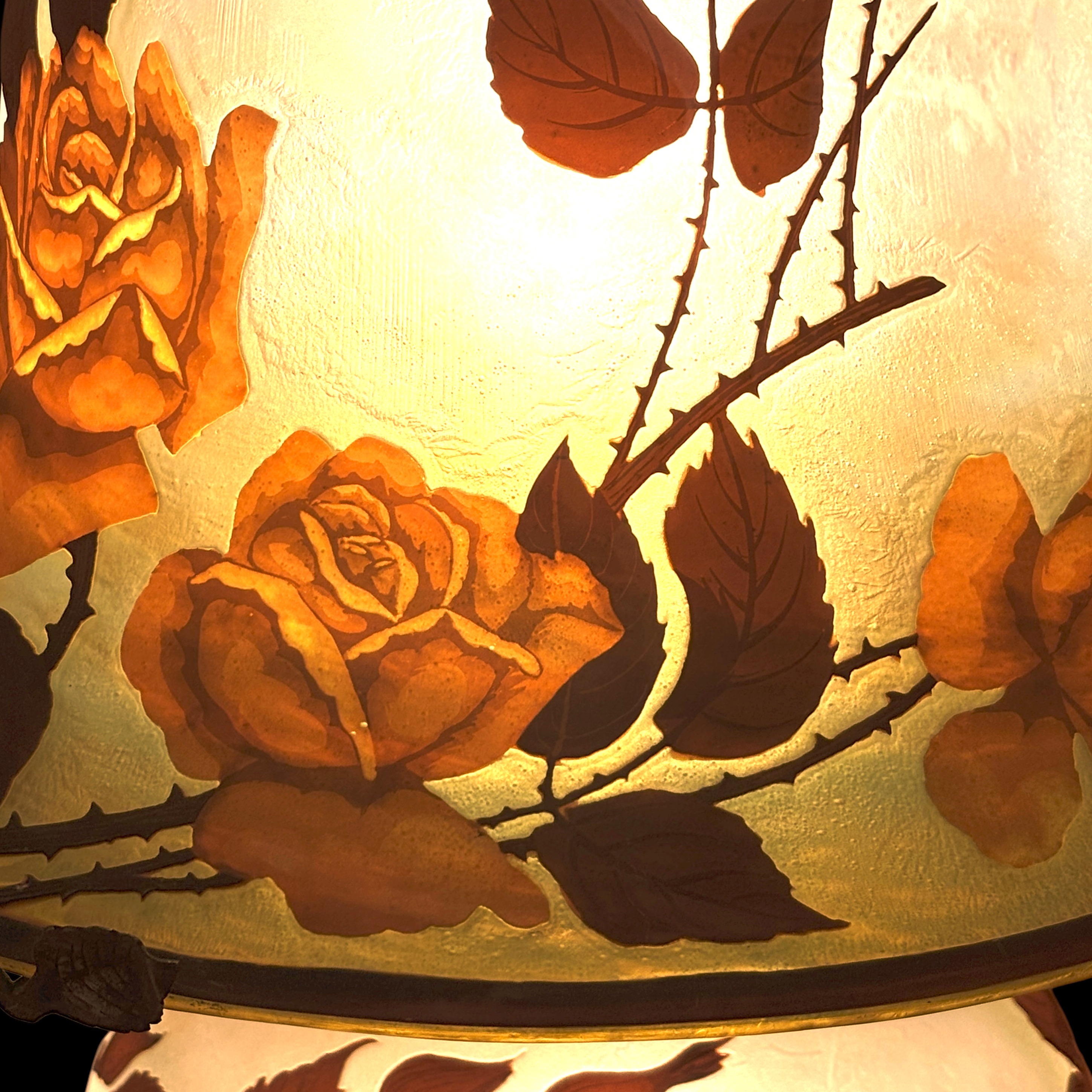 Grande lampe aux roses Muller Freres