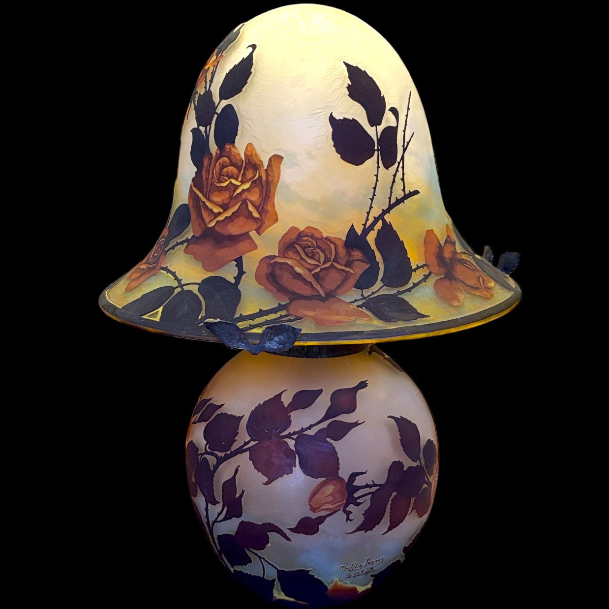 Grande lampe aux roses Muller Freres