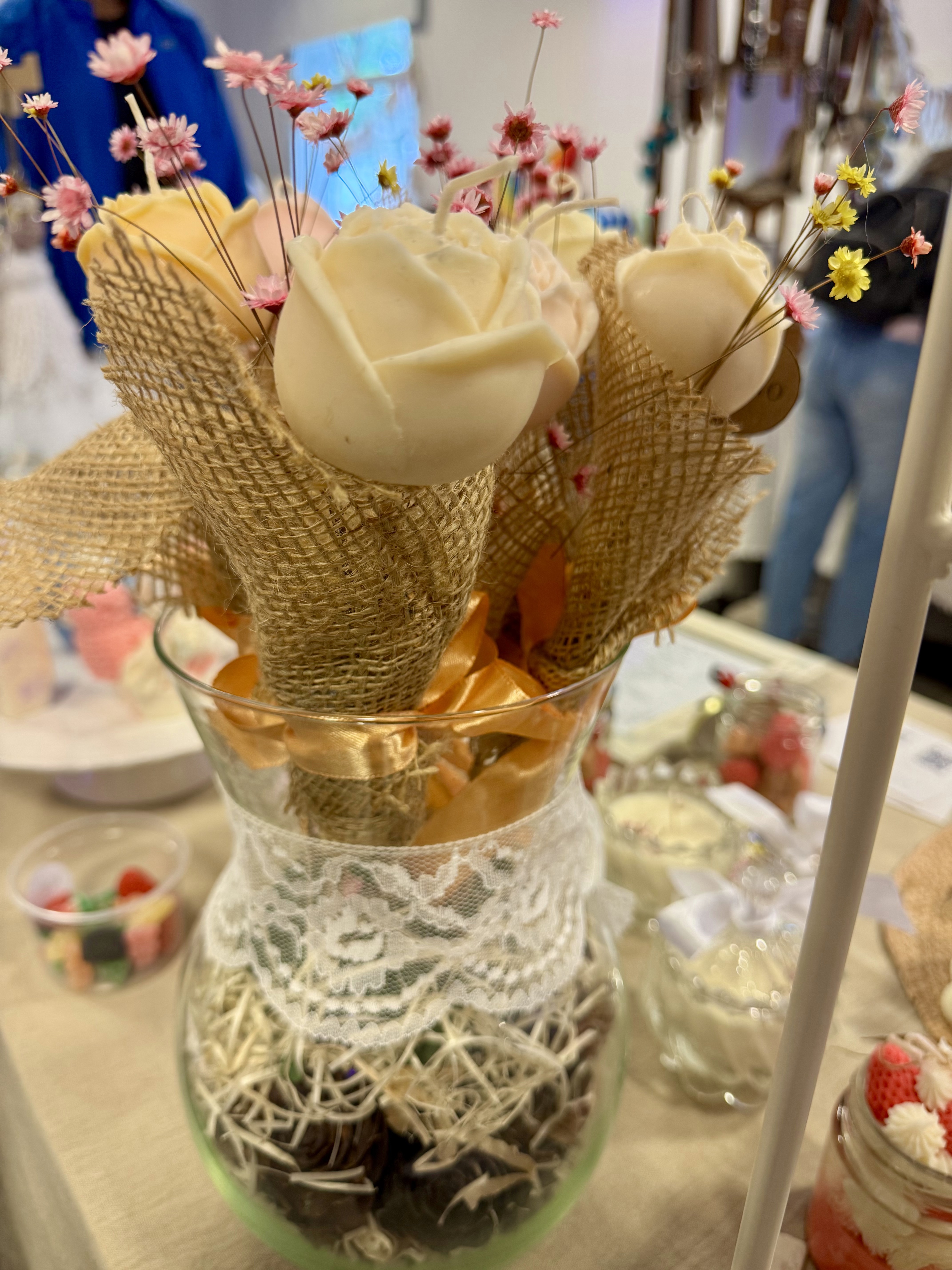 Velas MANO Rosas en varilla