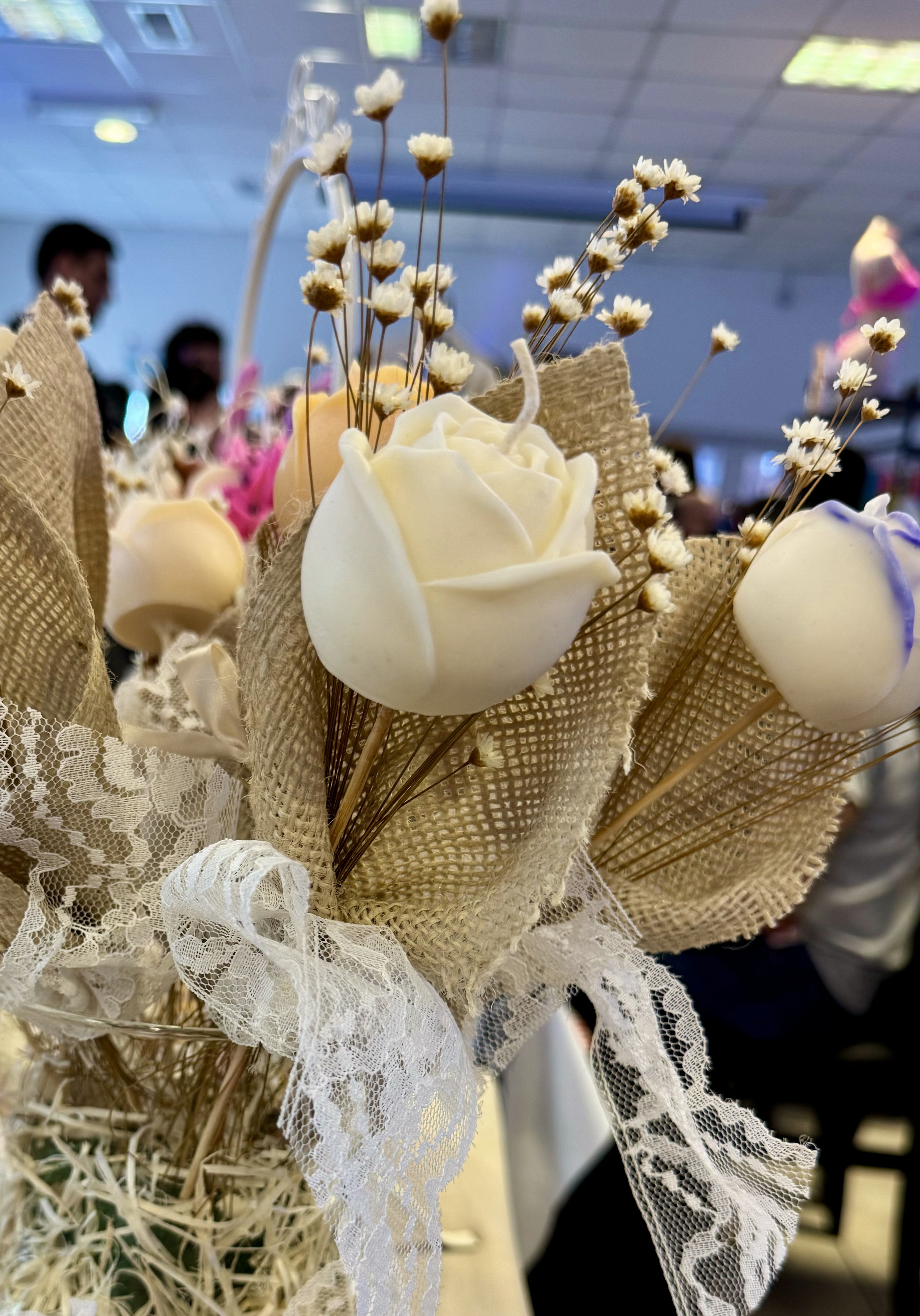 Velas MANO Rosas en varilla