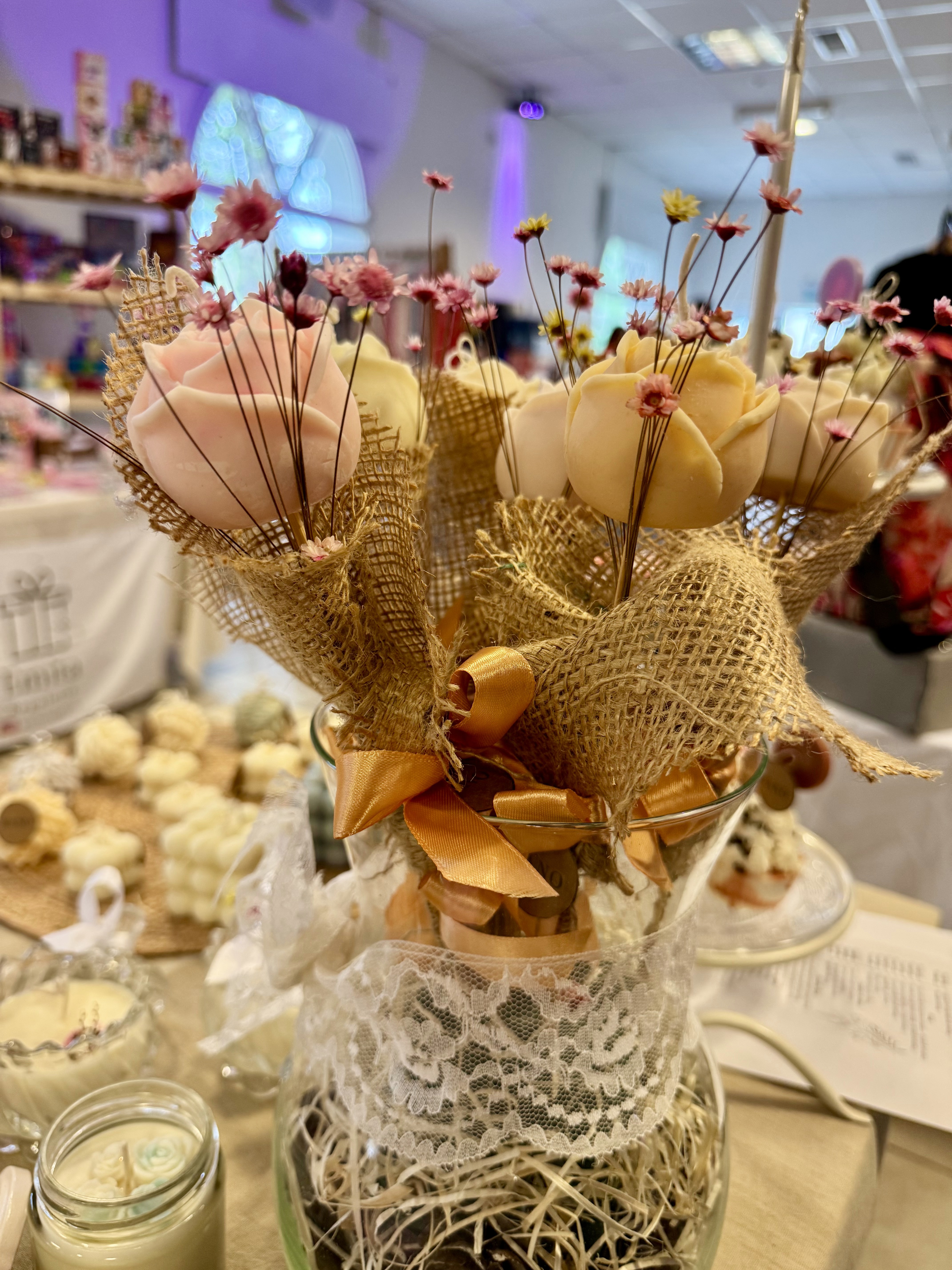 Velas MANO Rosas en varilla