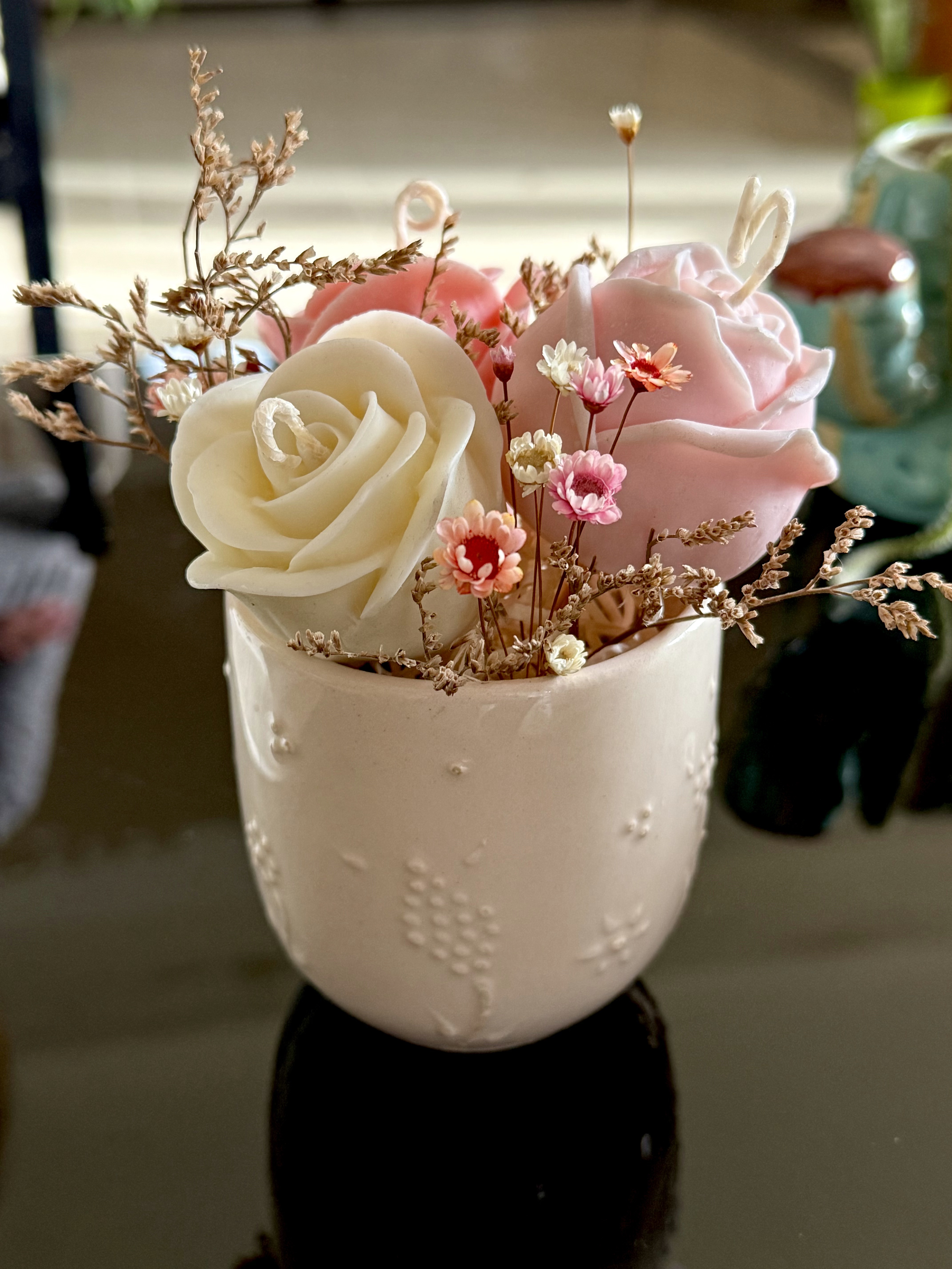 Velas MANO Arreglo Floral en Cuenco