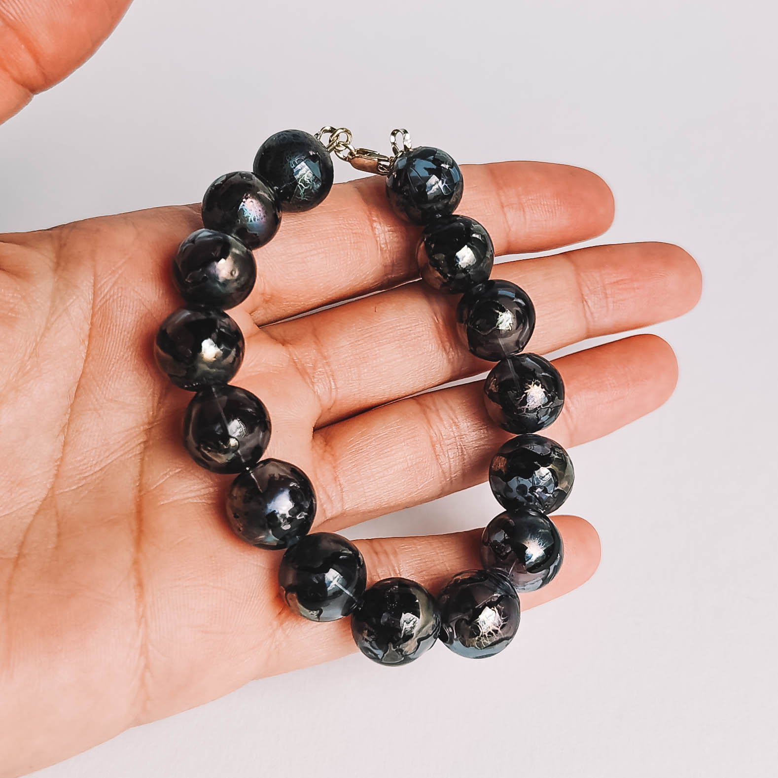Obsidian glow
