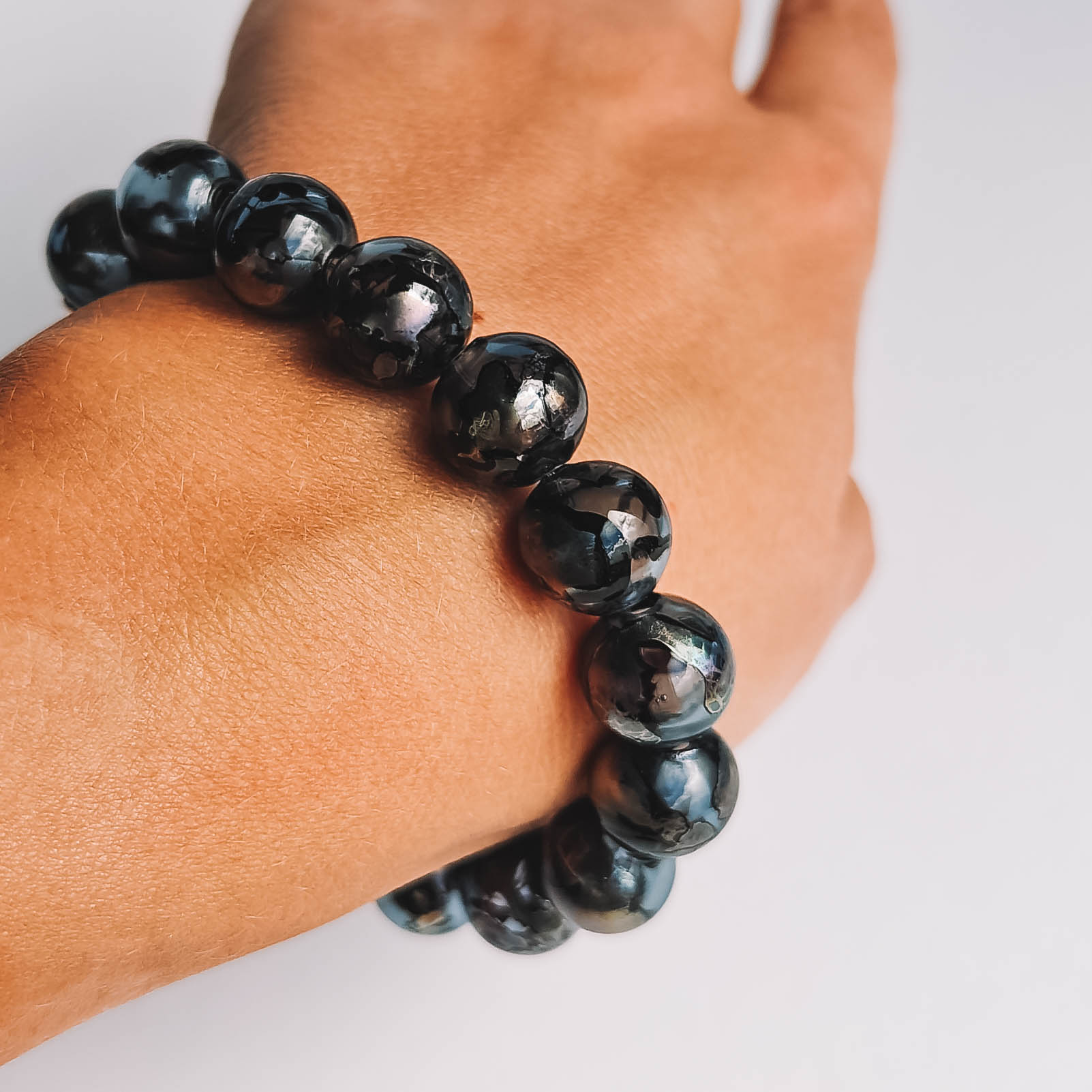 Obsidian glow