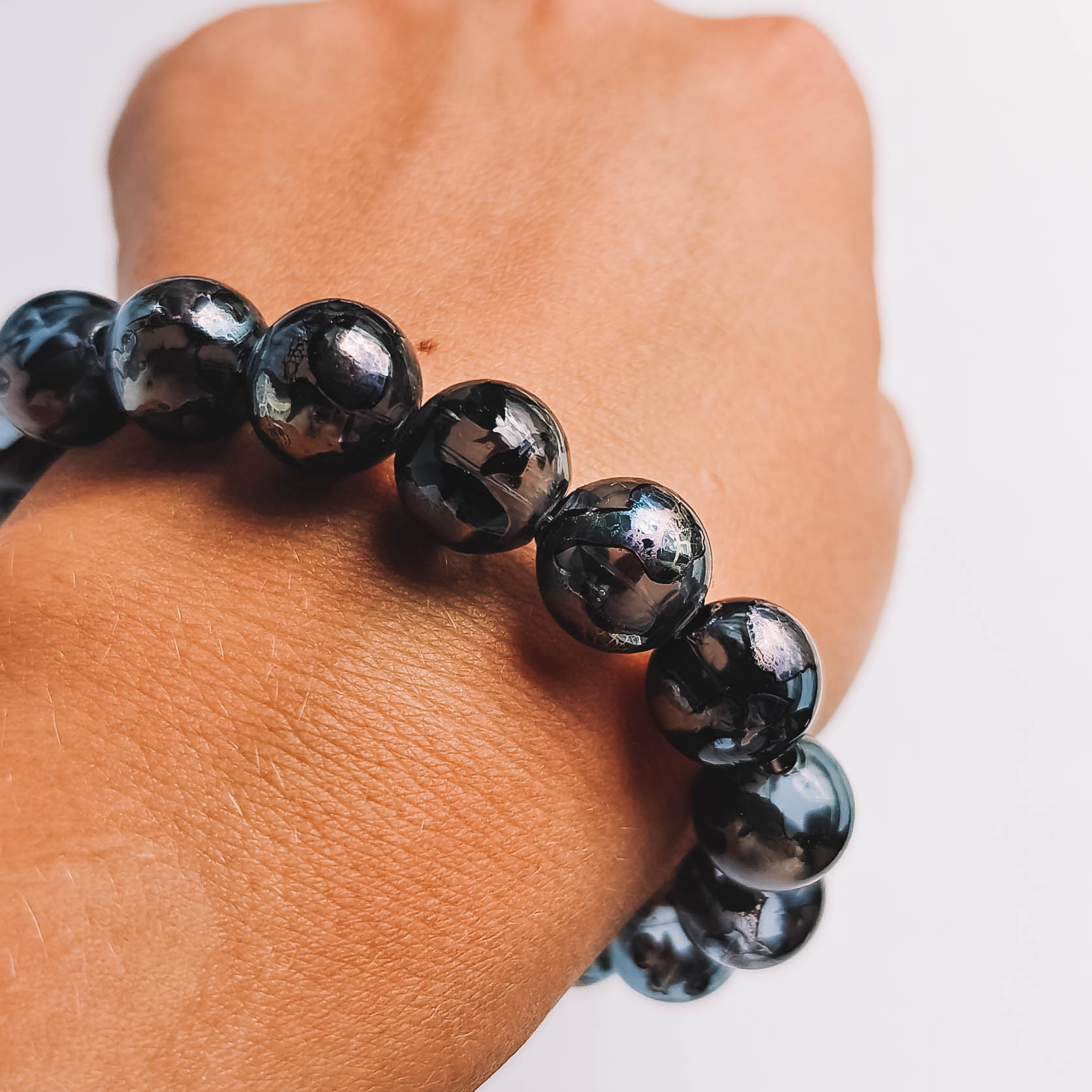 Obsidian glow