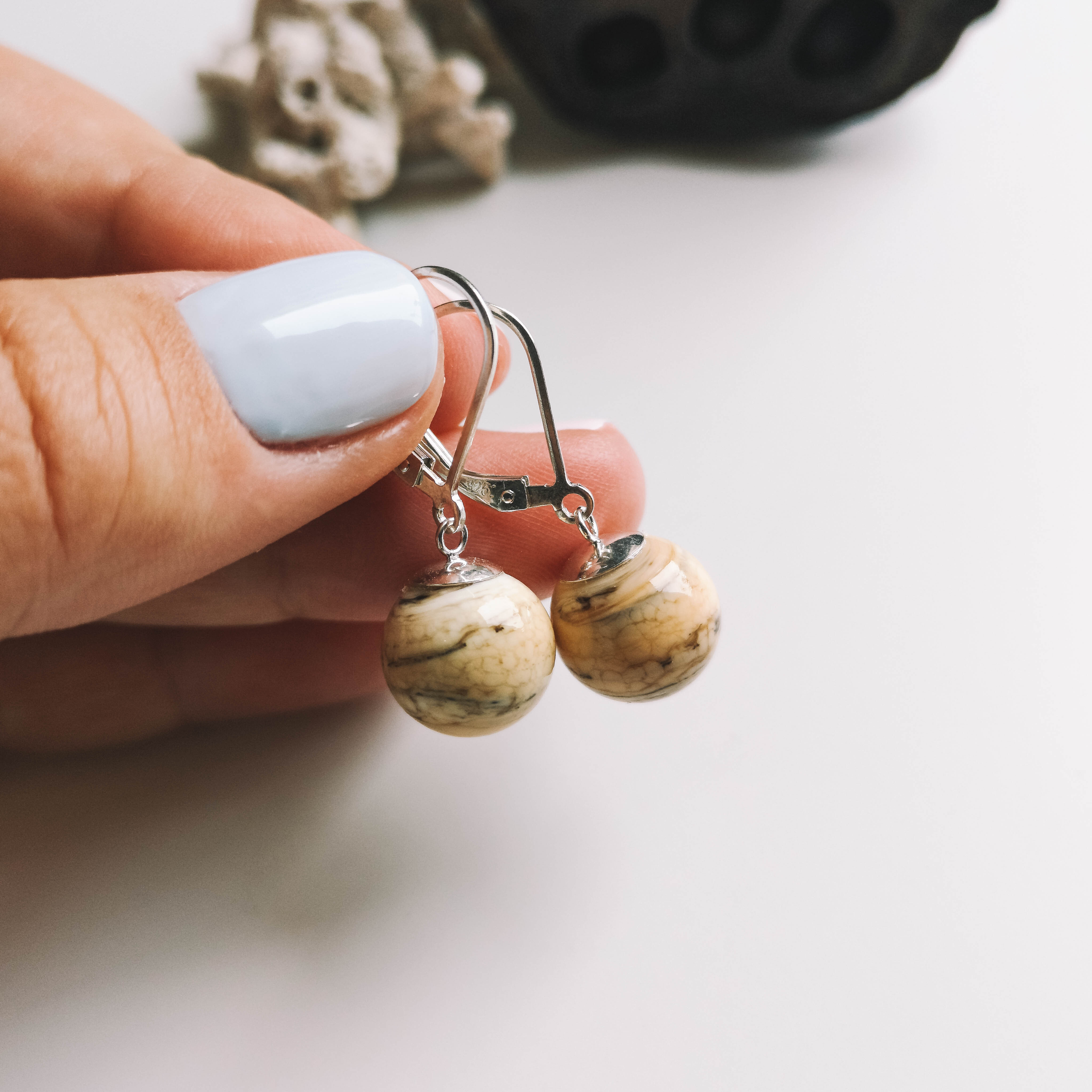 Light leverback blown earrings