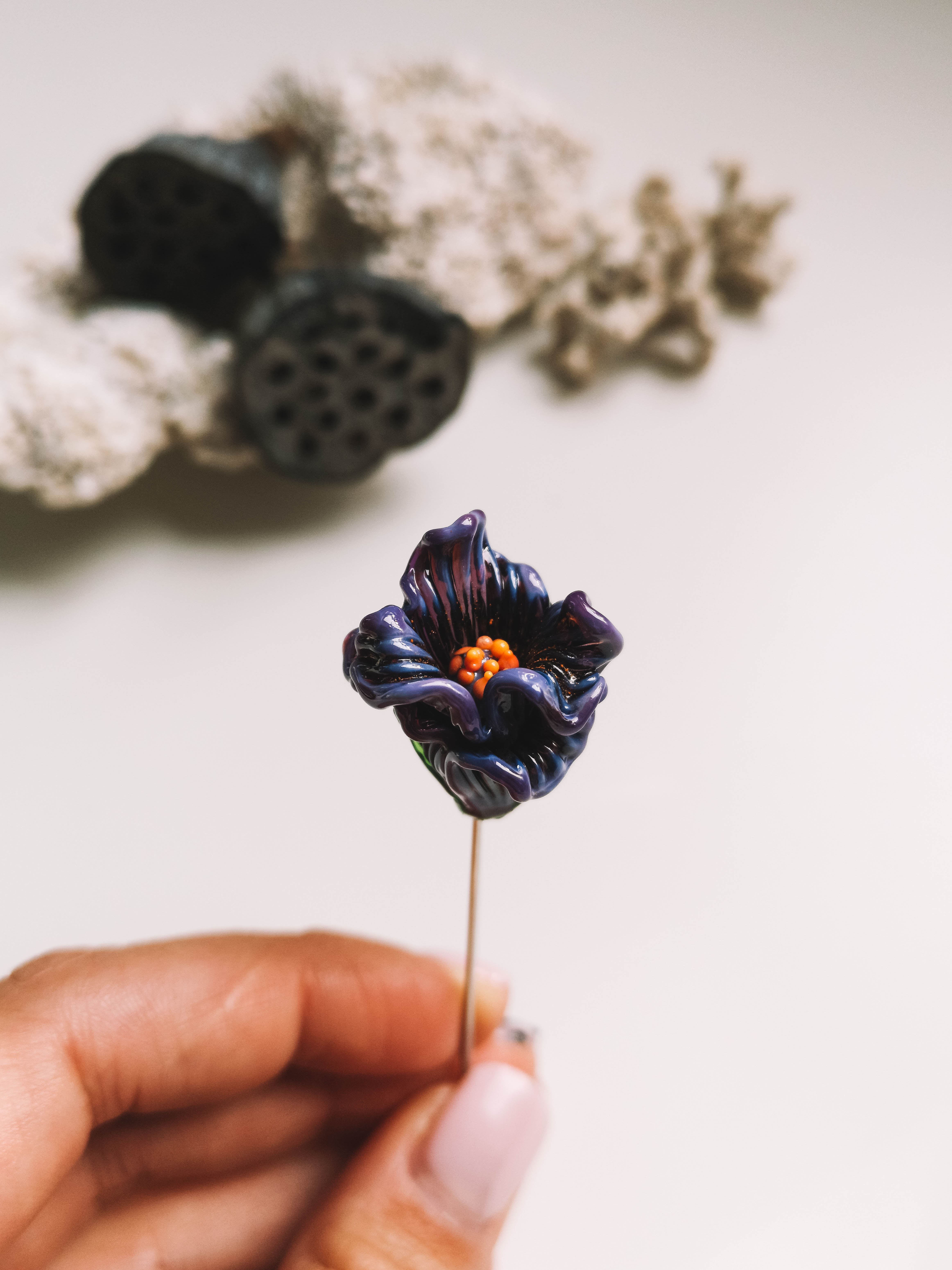 Flower pin