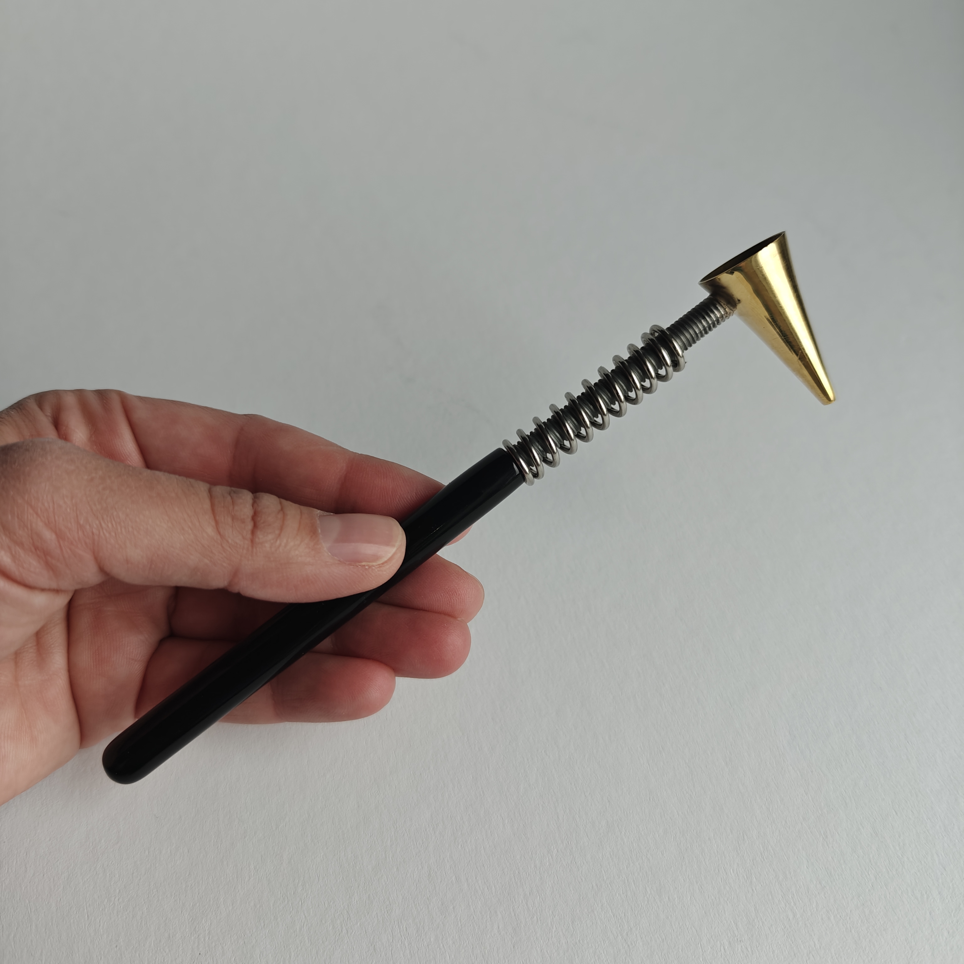 Conical enamel sifter