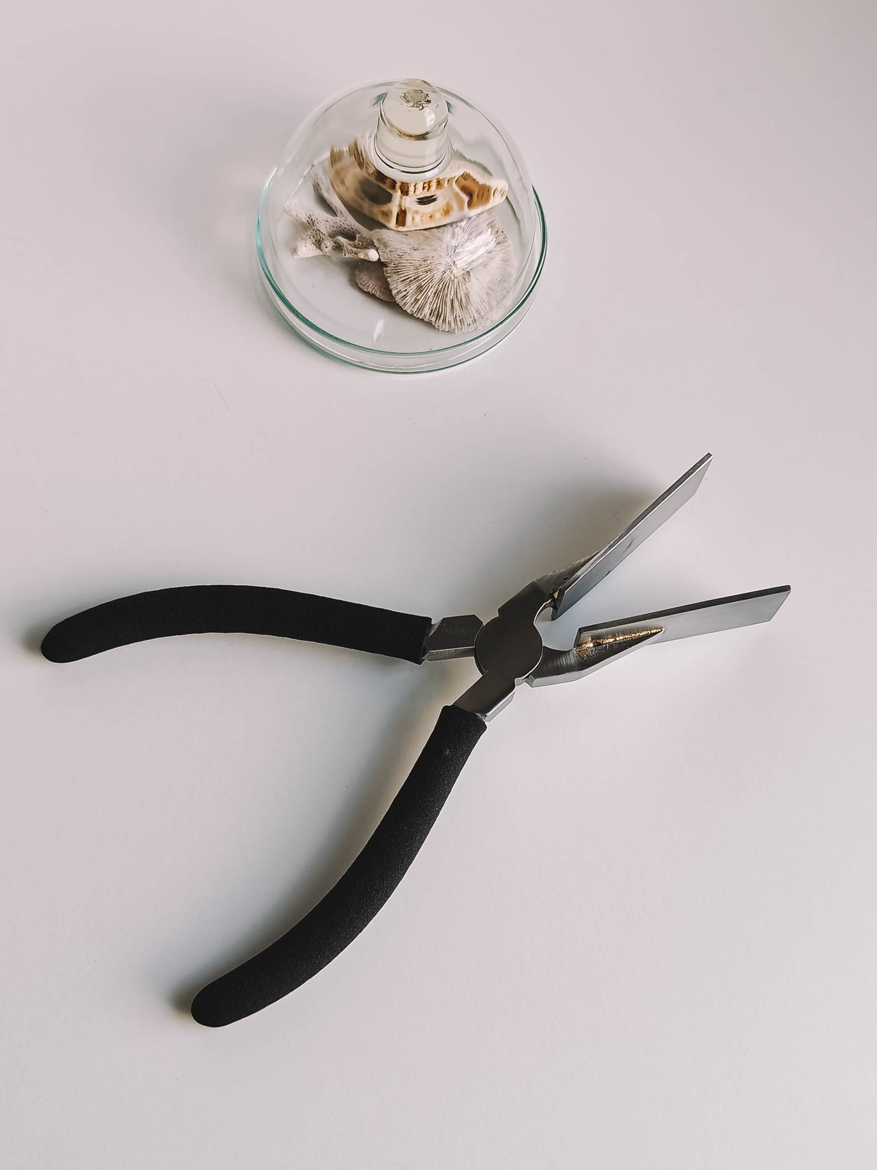 Flat straight masher pliers 