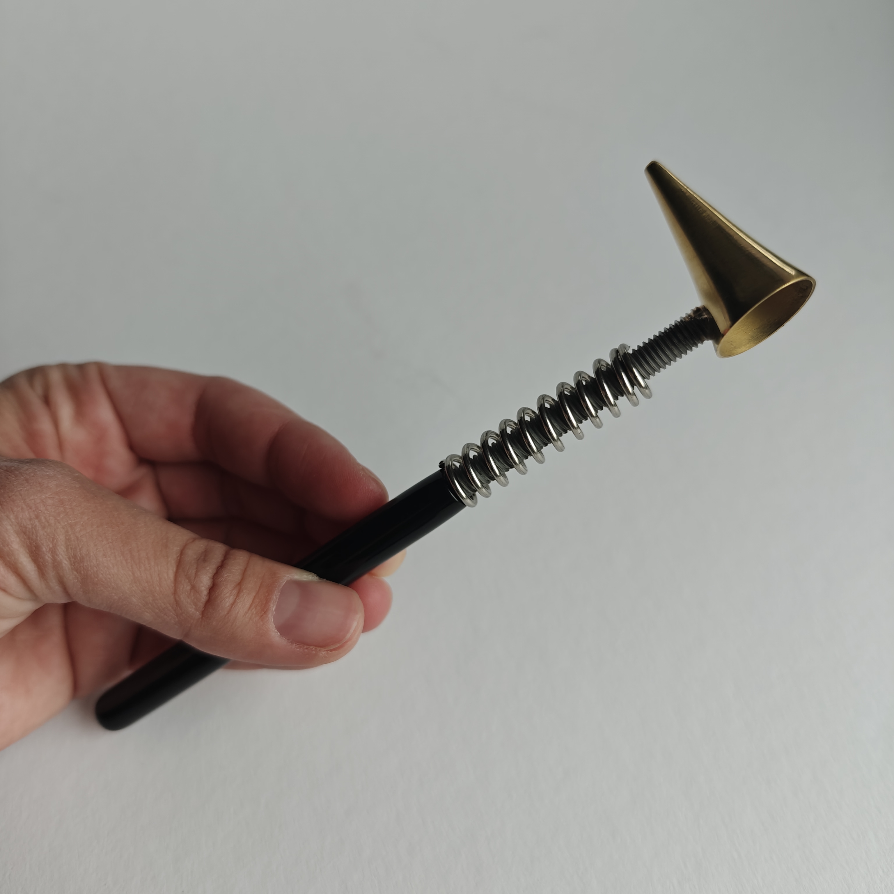 Conical enamel sifter