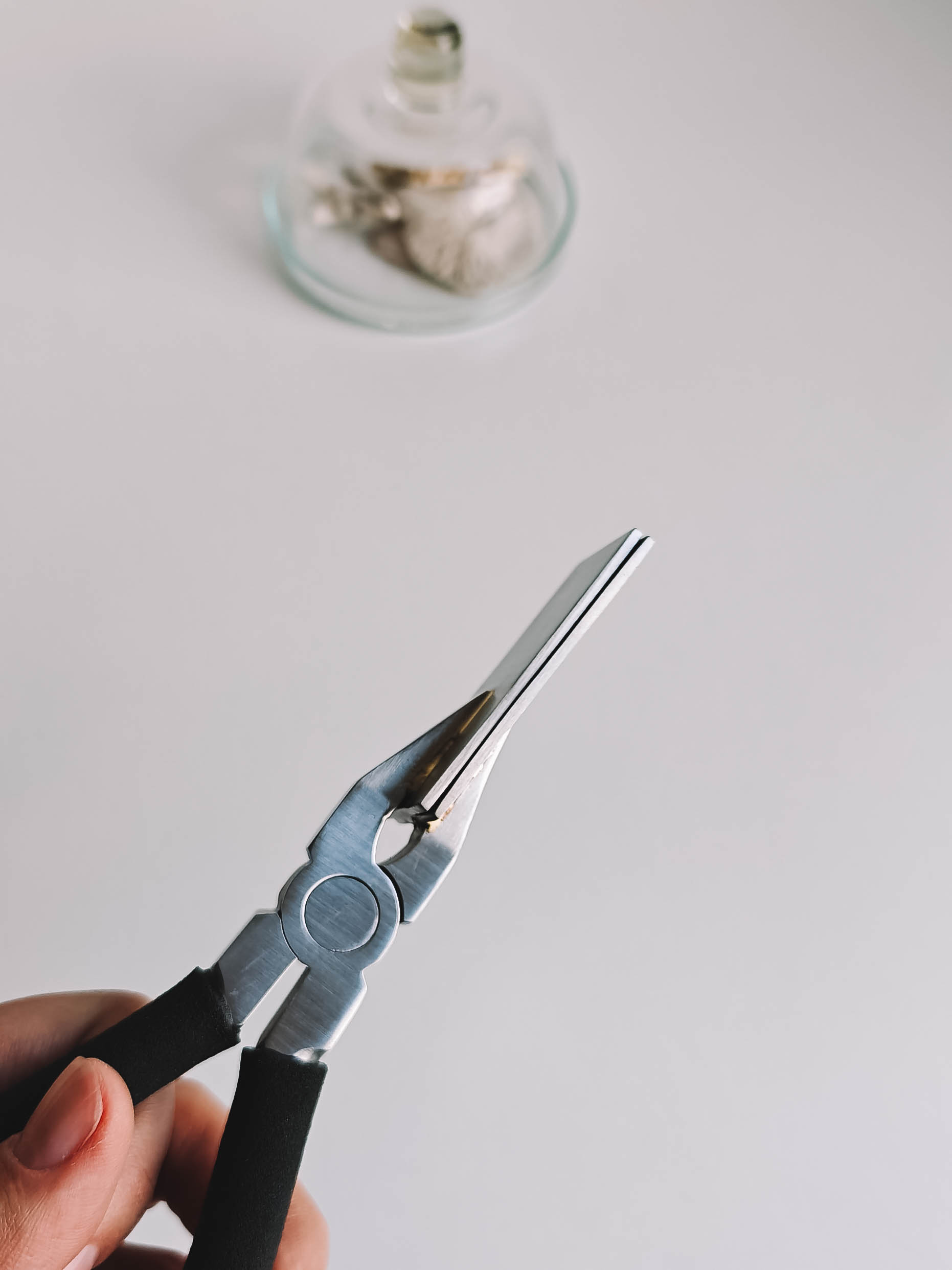 Flat straight masher pliers 