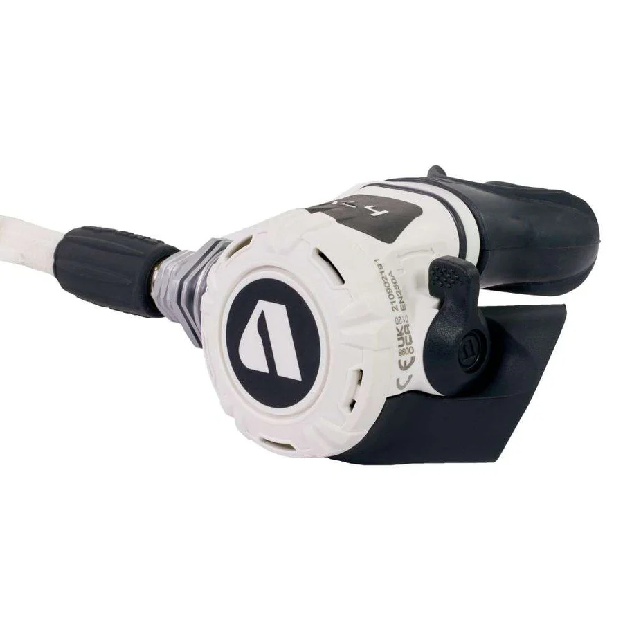 Apeks XL4+ con Octopus XL4