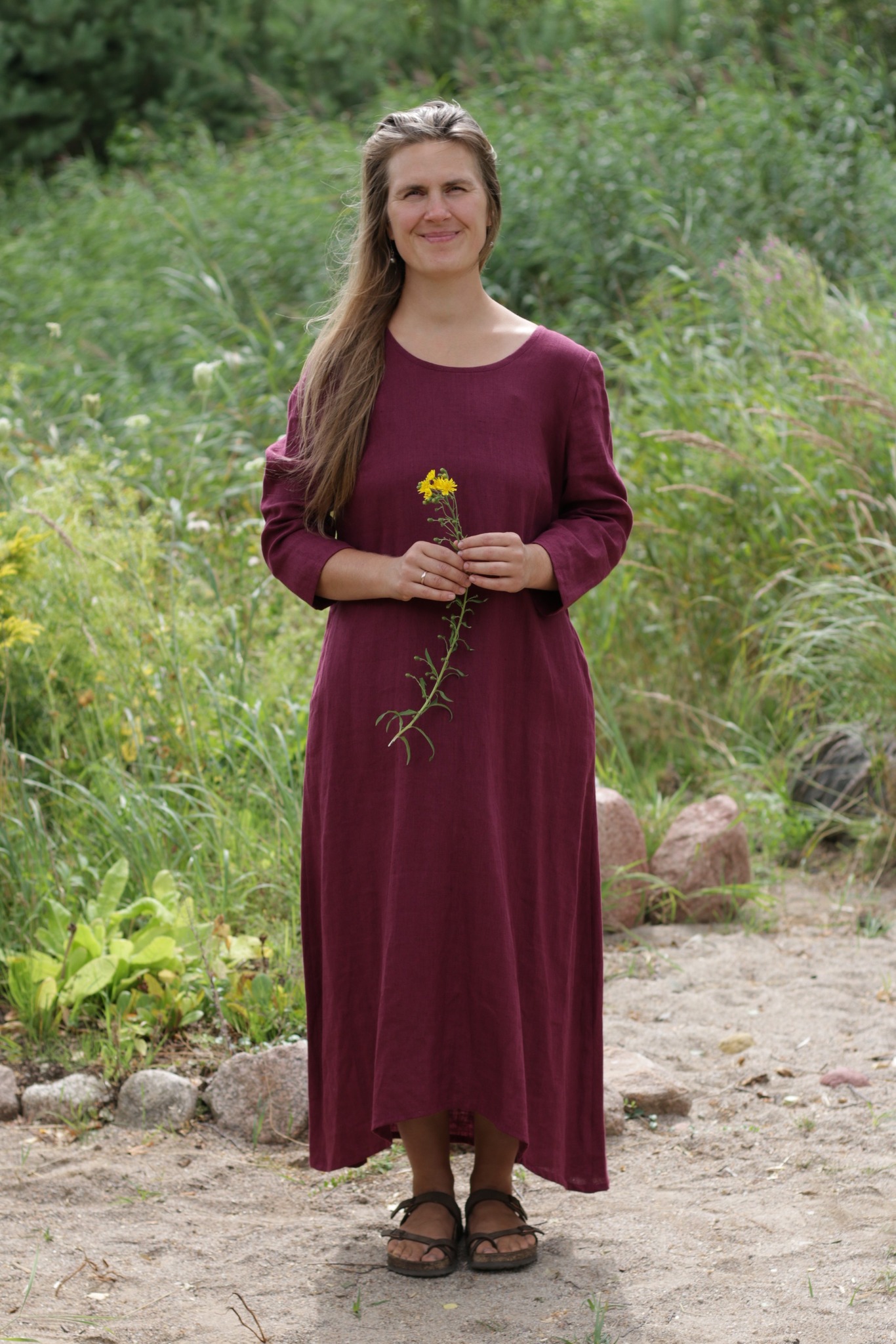 Lininė suknelė 3/4 rankovėmis
