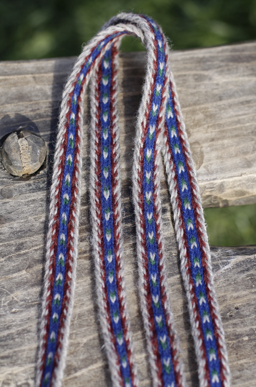 Woven band 33 / Width 1 cm