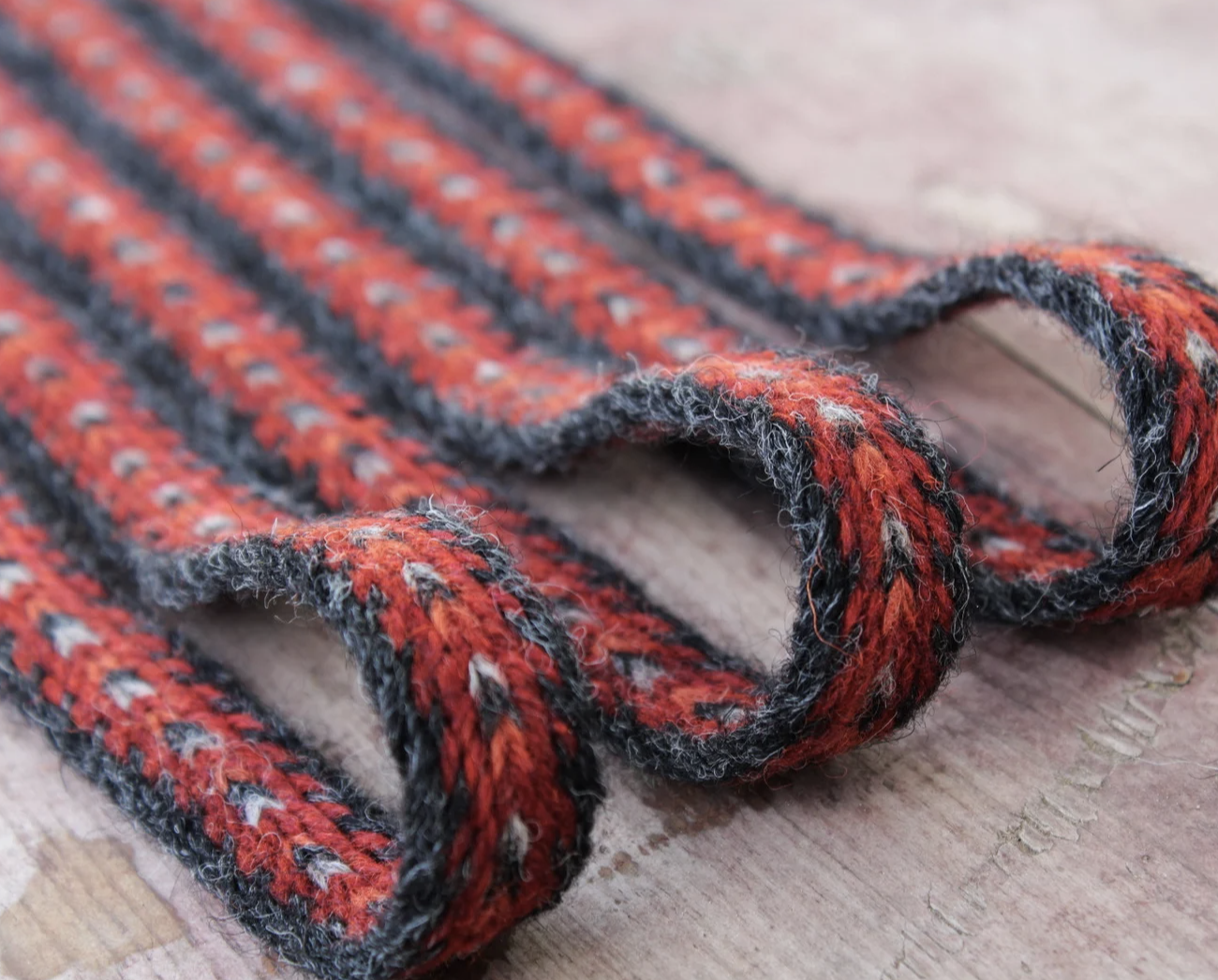 Woven band 32 / Width 1 cm