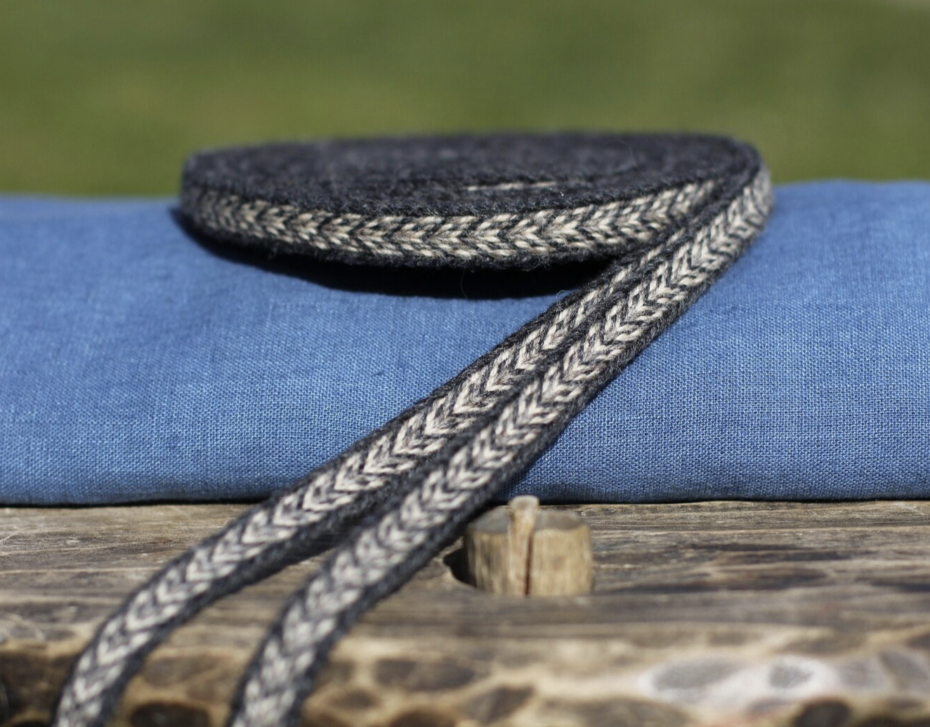 Woven band 29 / Width 1 cm