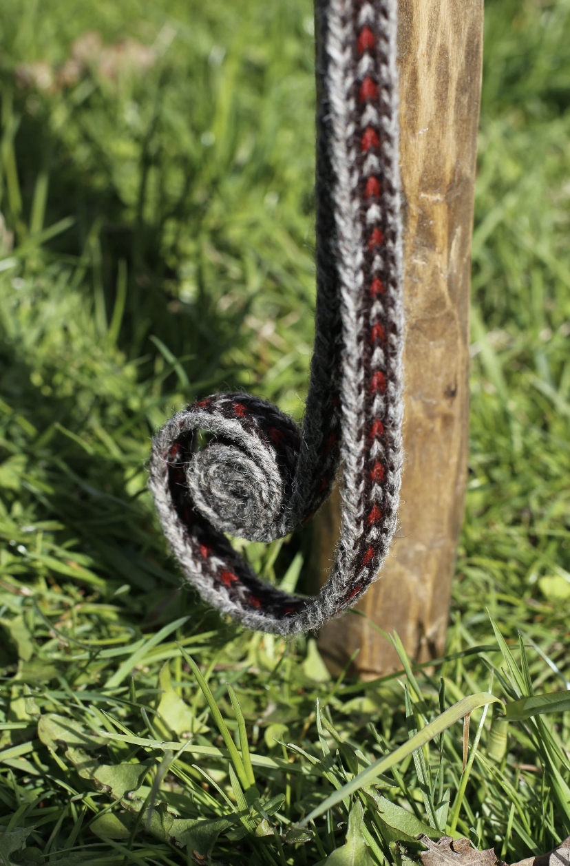 Woven band 28 / Width 1 cm