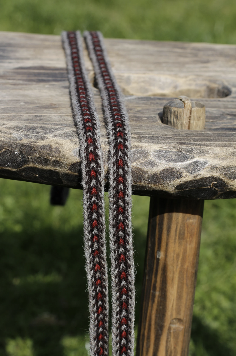 Woven band 28 / Width 1 cm
