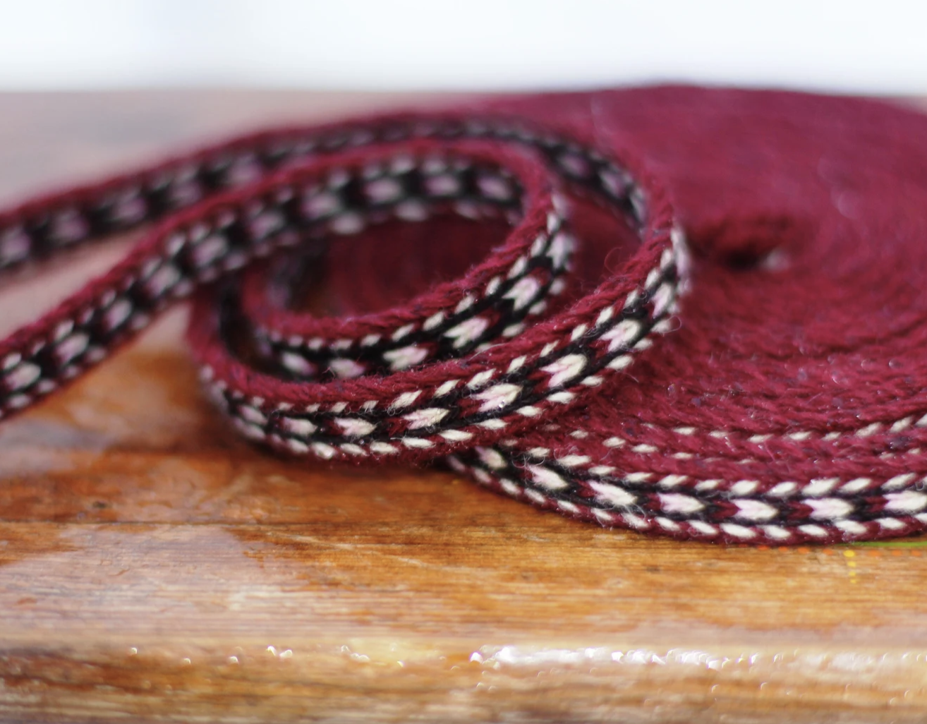 Woven band 27 / Width 1 cm