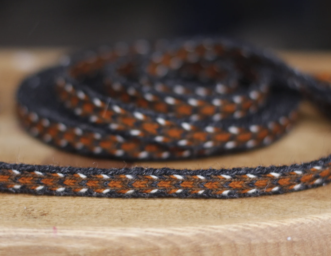 Woven band 26 / Width 1 cm