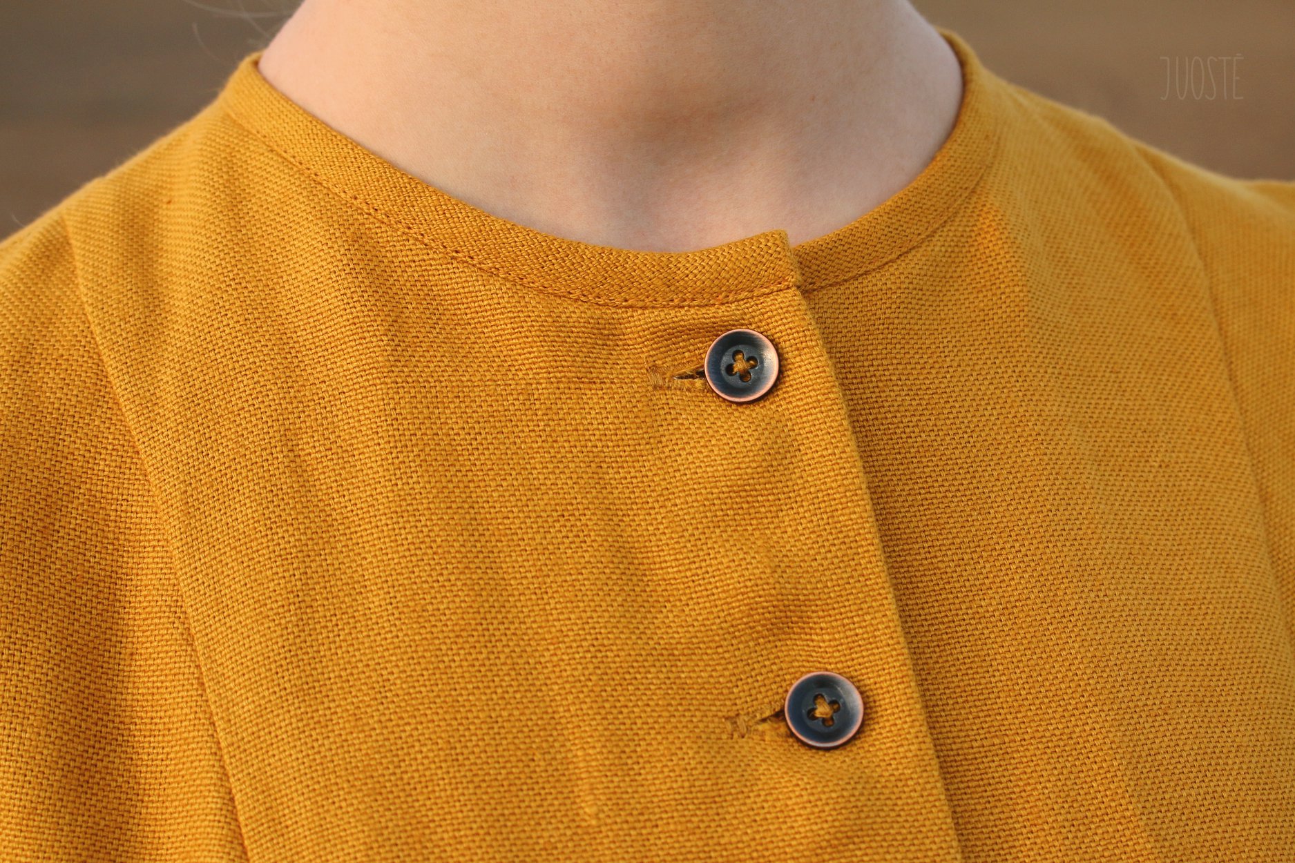 Half-length linen dress