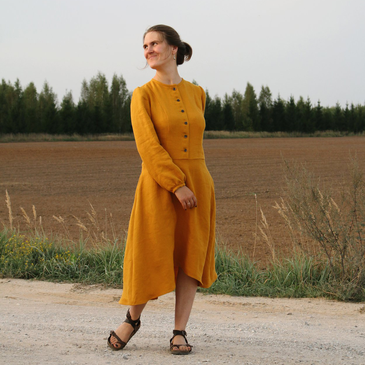 Half-length linen dress