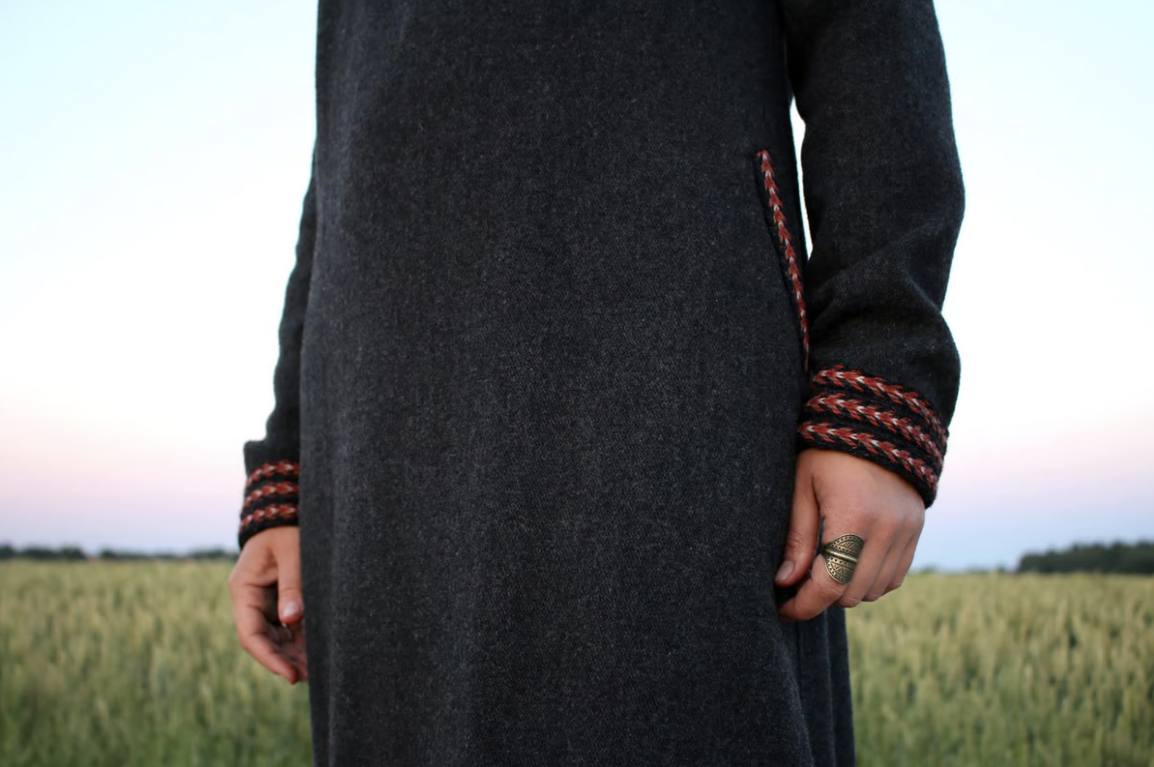 Mid-length woolen dress with long sleeves